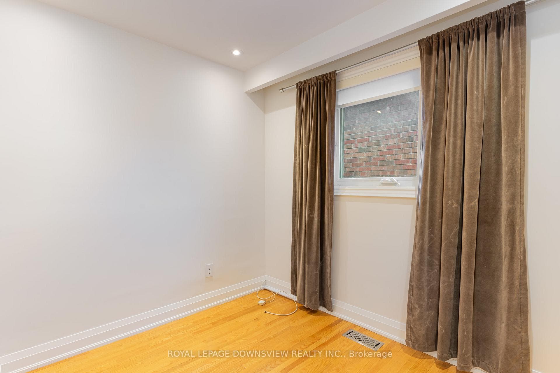 147 Ascot Avenue photo 16