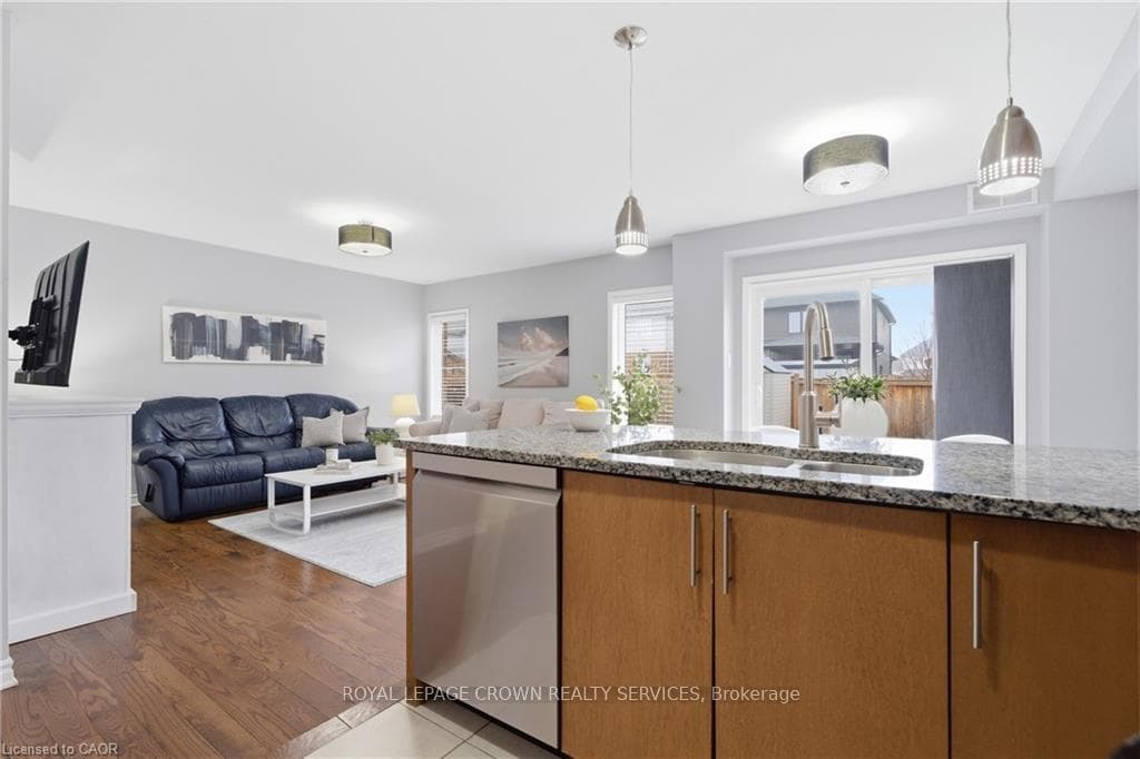 125 Watermill Street photo 17
