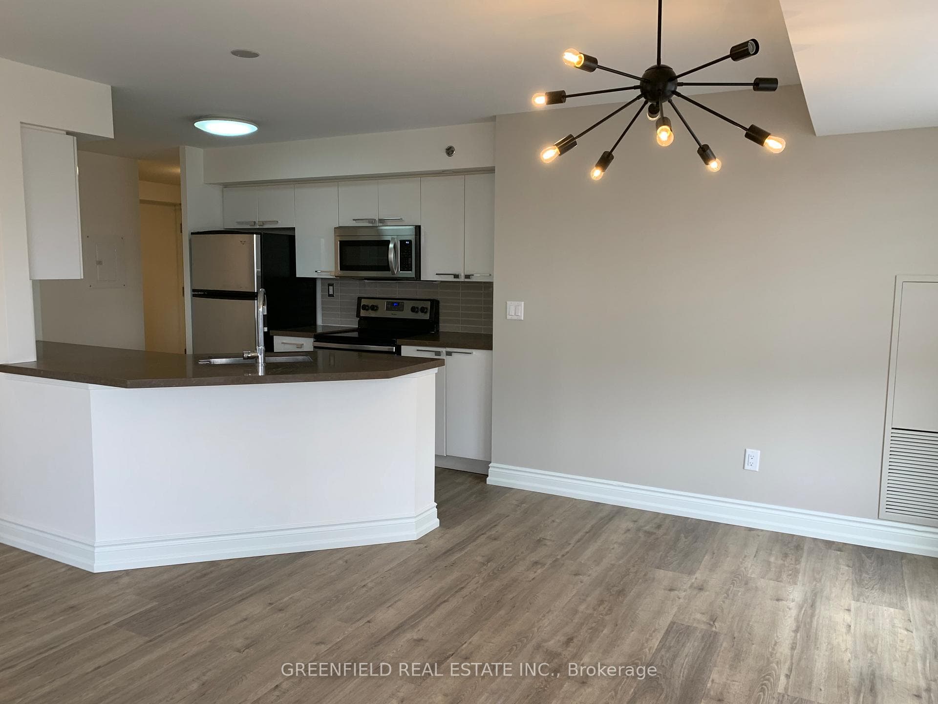760 Sheppard Avenue Unit 404 photo 3