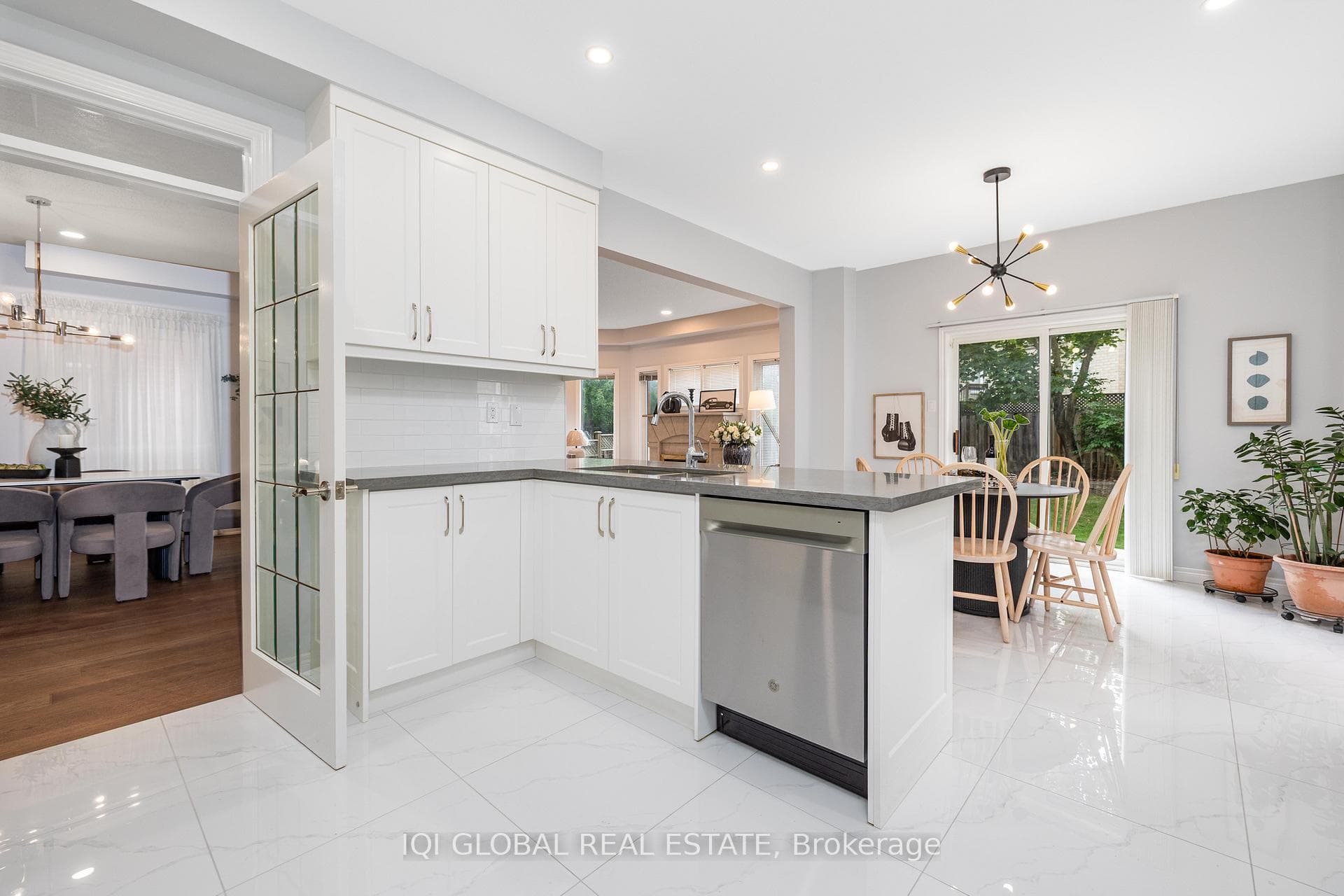 27 Valley Ridge Avenue photo 14