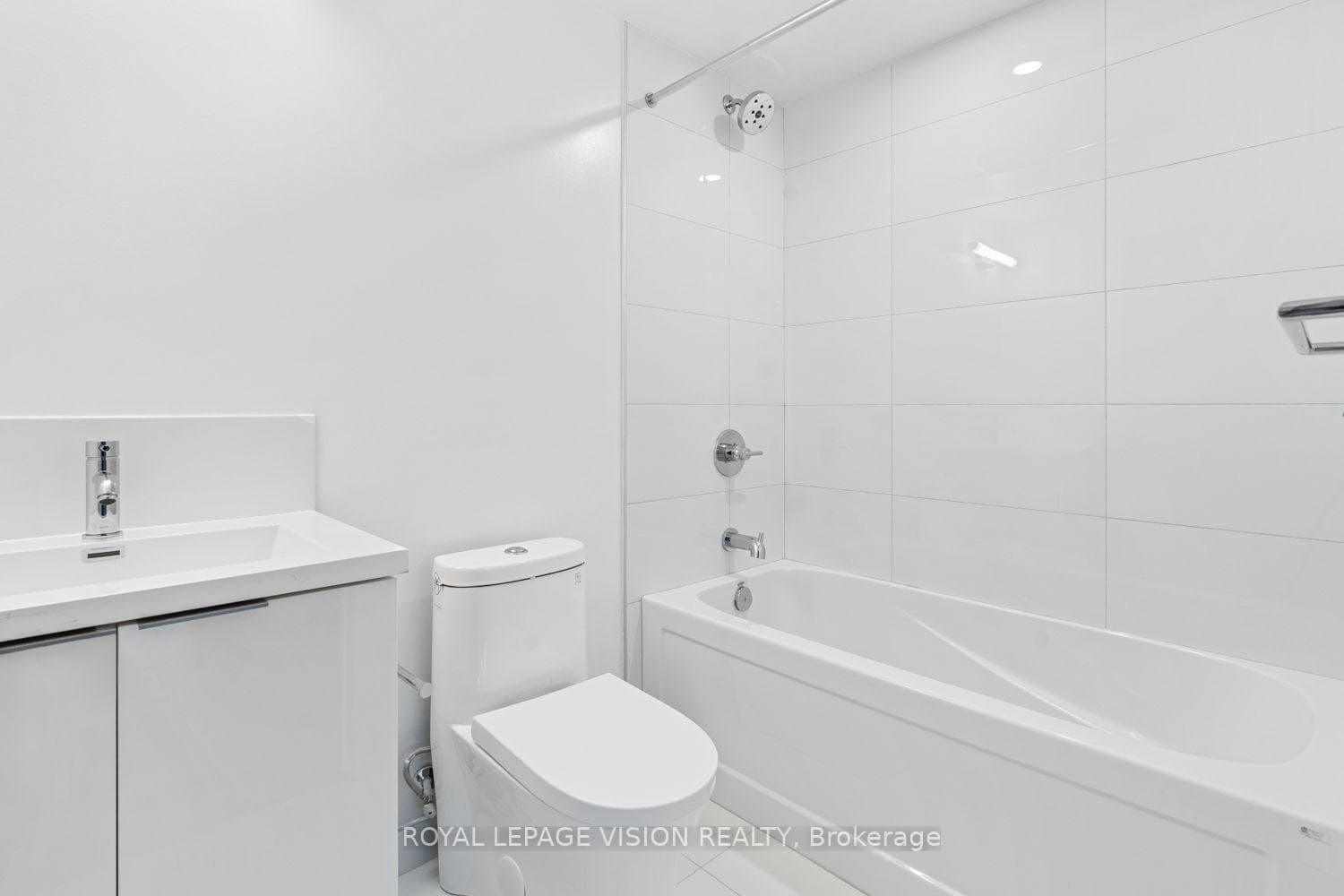 230 Simcoe Street Unit 3113 photo 11
