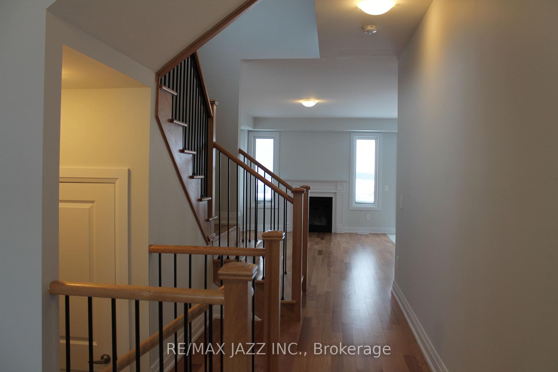 60 Butler Boulevard photo 2