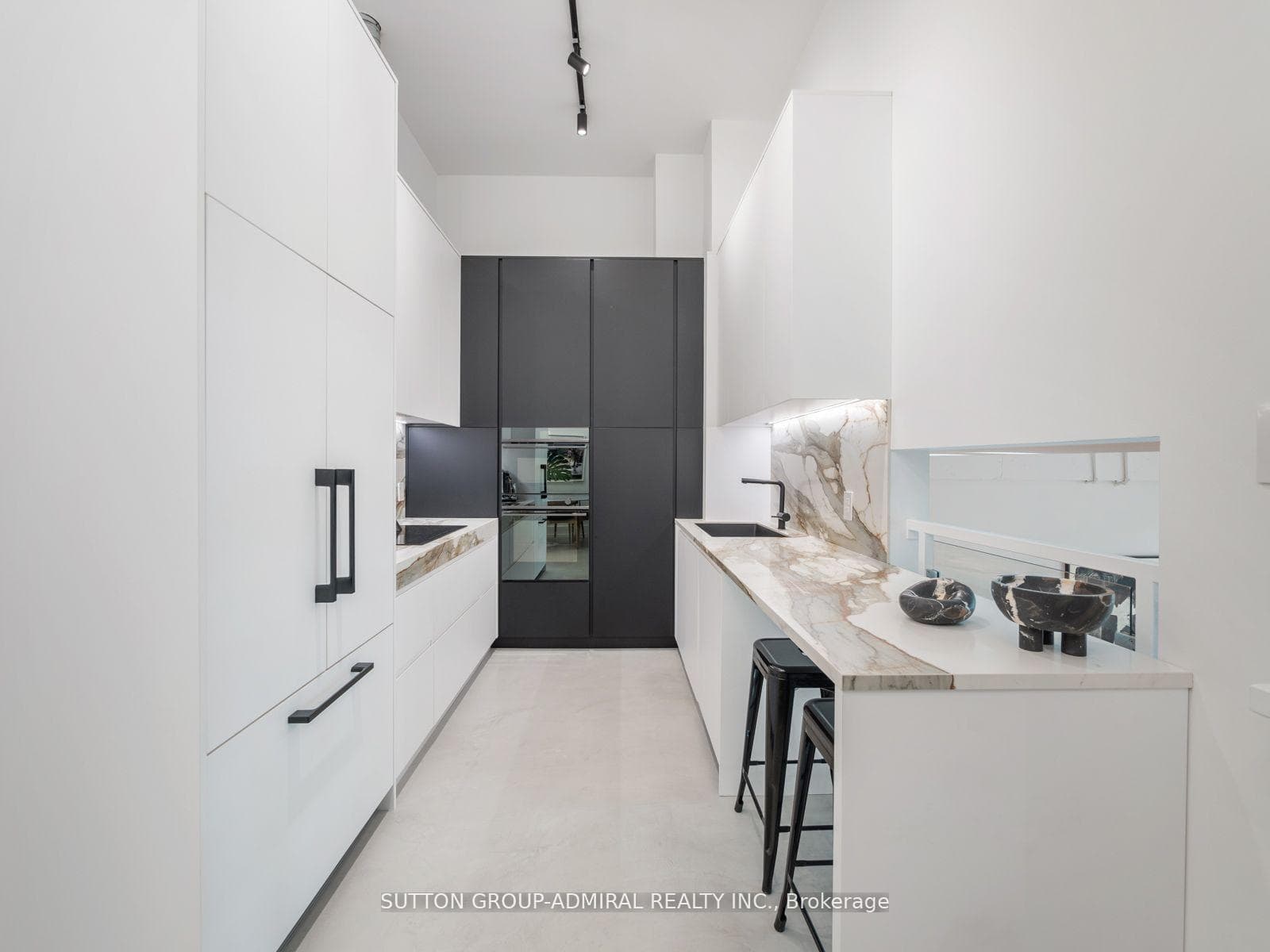 380 Macpherson Avenue Unit 134 photo 3