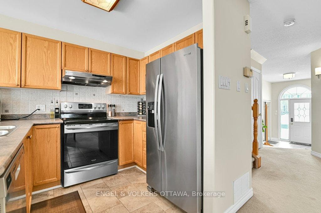 215 Stiver Street photo 12