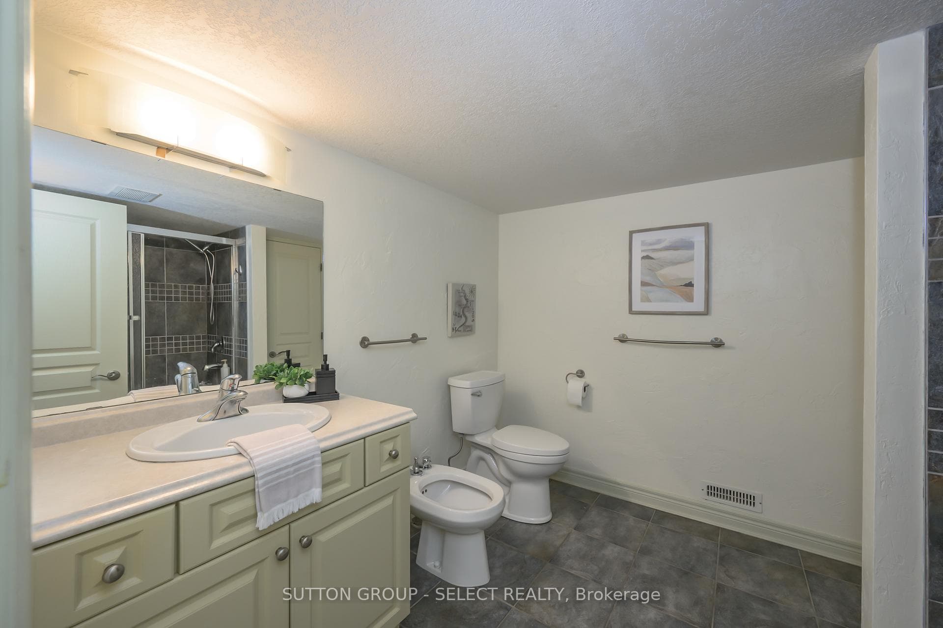 1186 Aintree Road photo 28