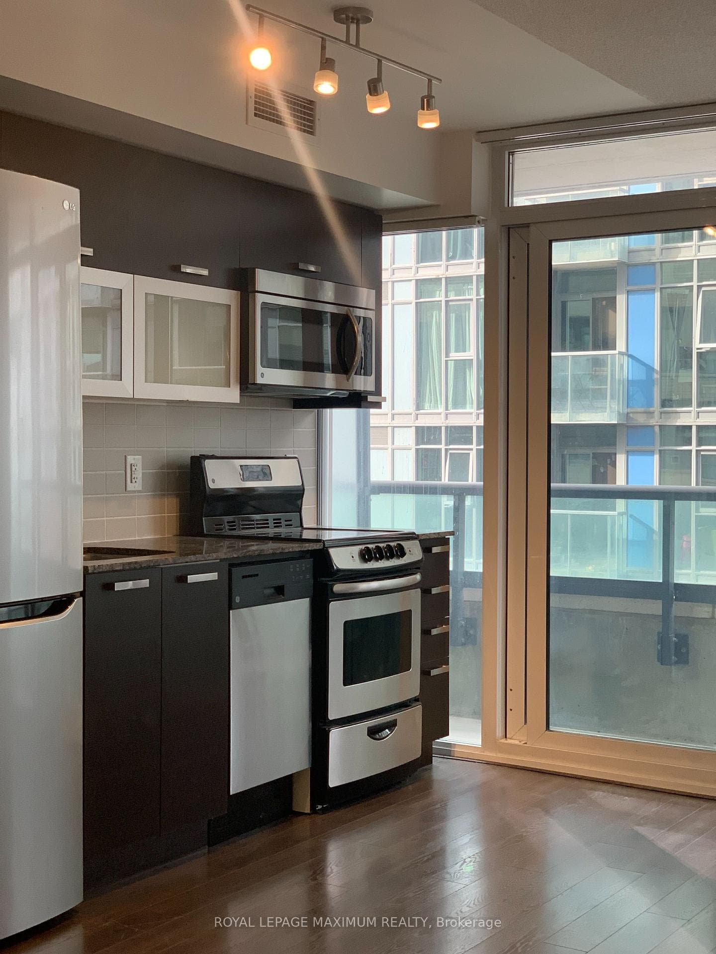 36 Lisgar Street Unit 728 W photo 14