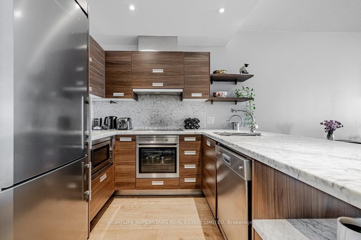 90 Park Lawn Road Unit 1509 photo 4