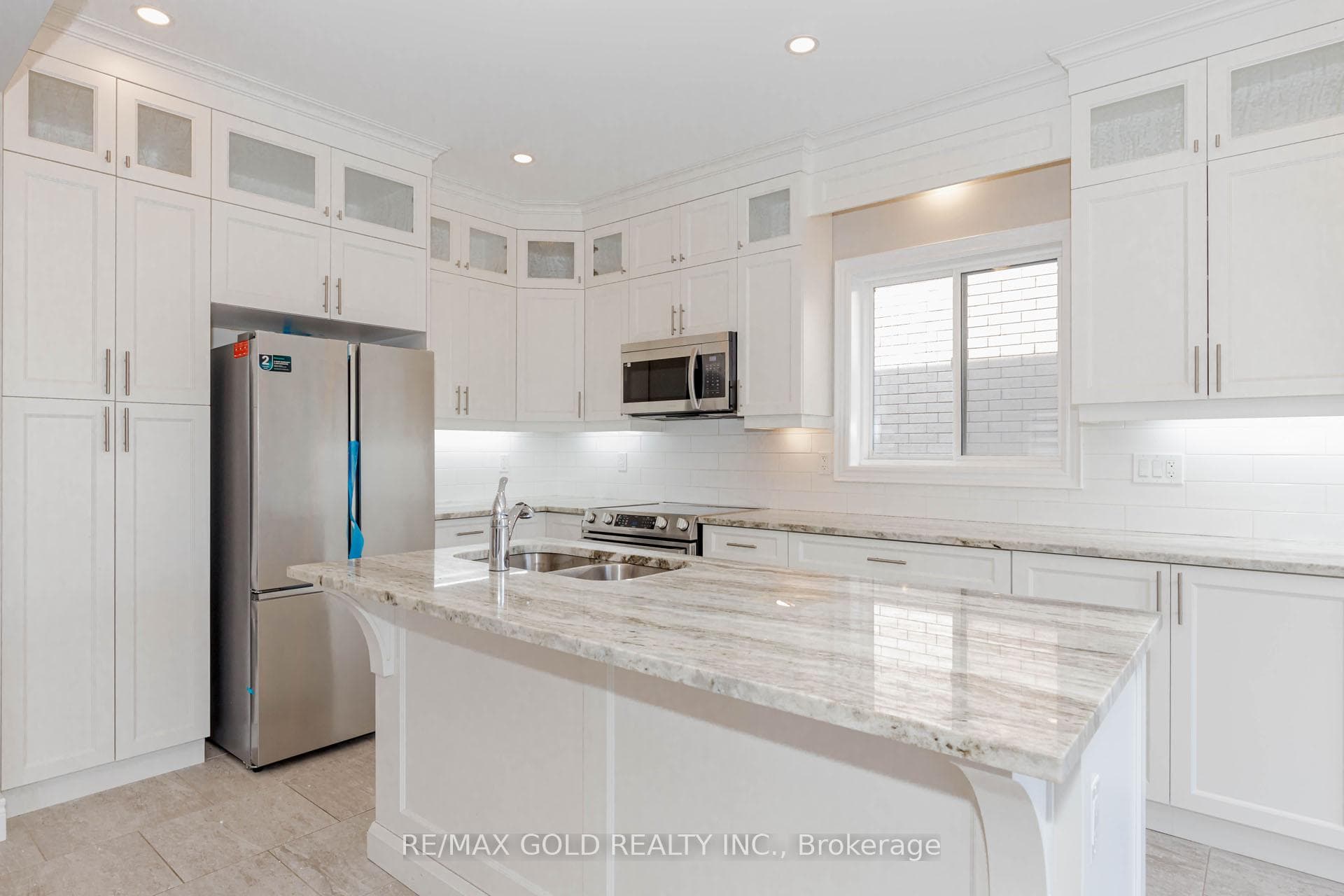 61 Eleanor Avenue Unit Upstairs photo 19