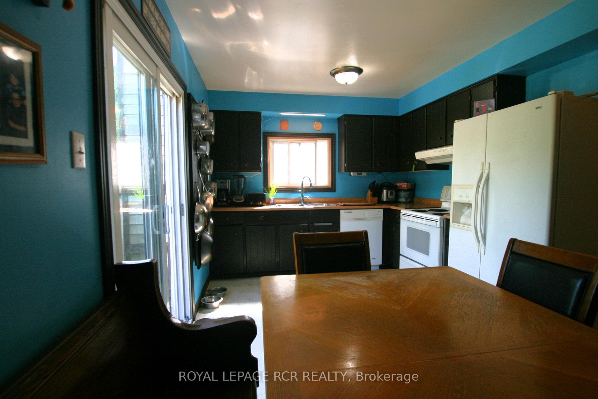 516 Pineview Gardens photo 5
