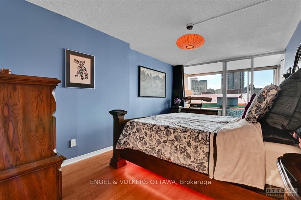 160 GEORGE Street Unit 402 photo 16