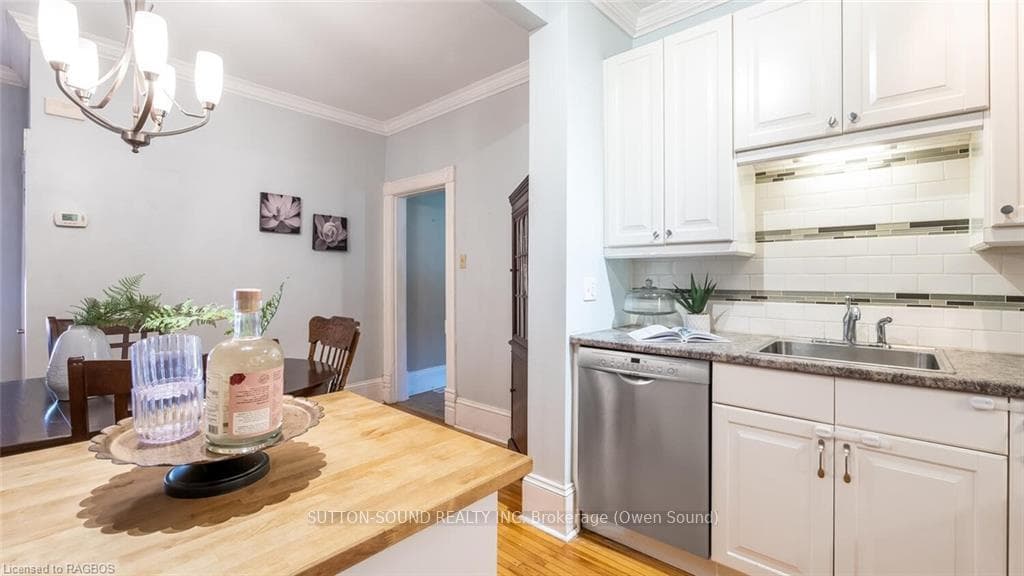 914 7TH Avenue photo 21