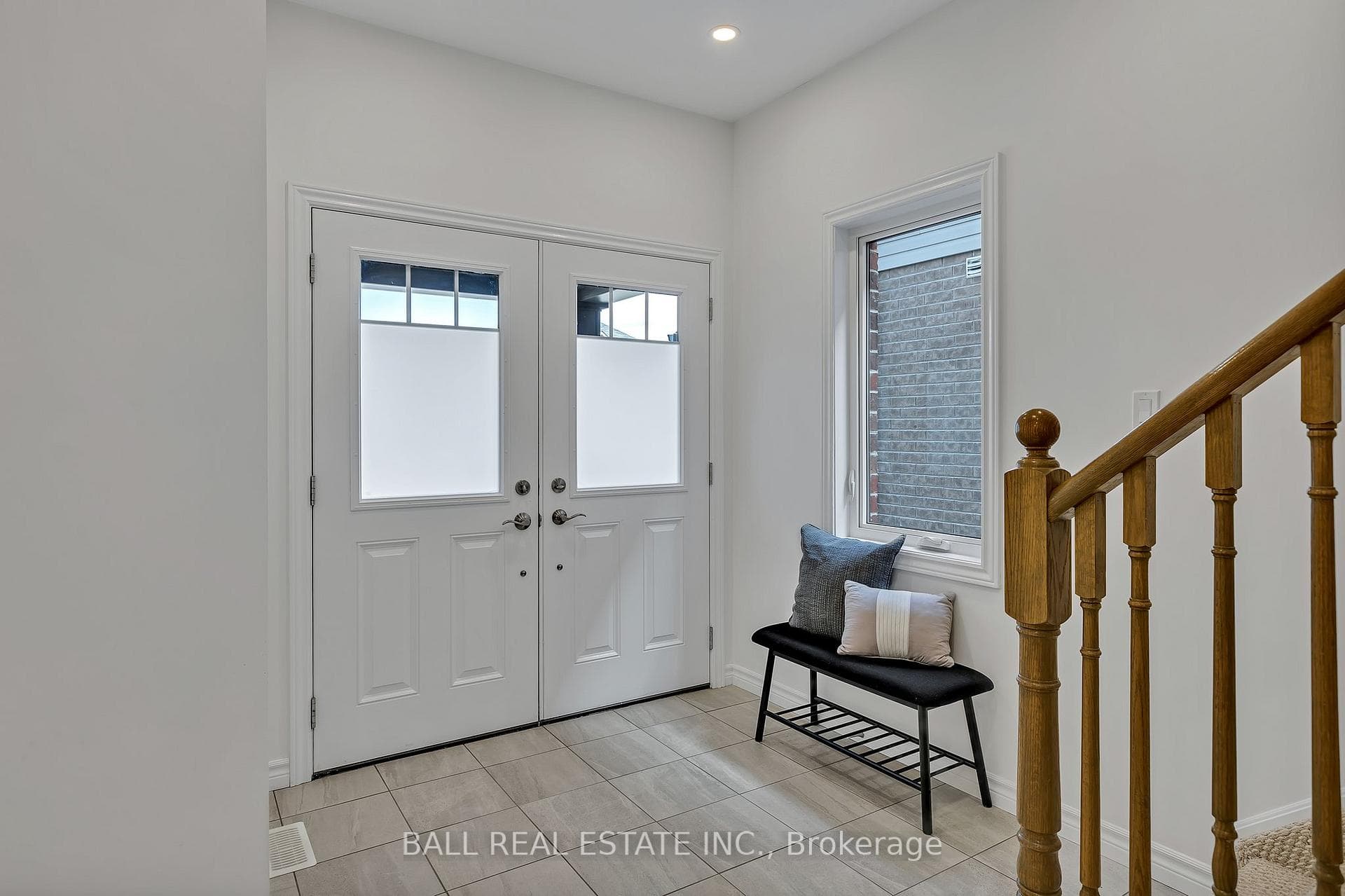 723 Sawmill Road photo 3