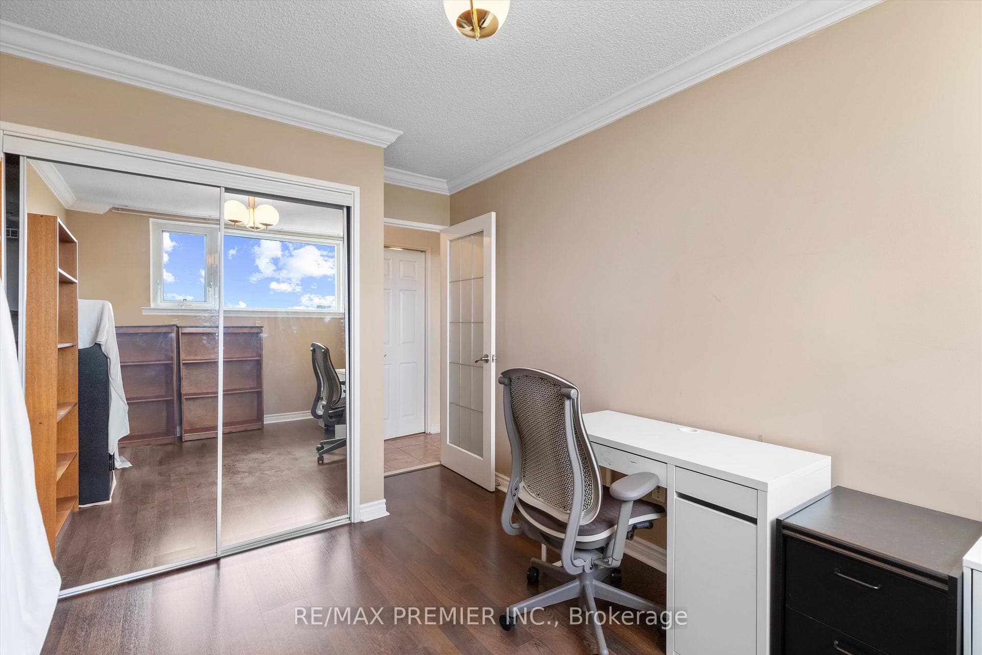 240 Scarlett Road Unit 711 photo 24