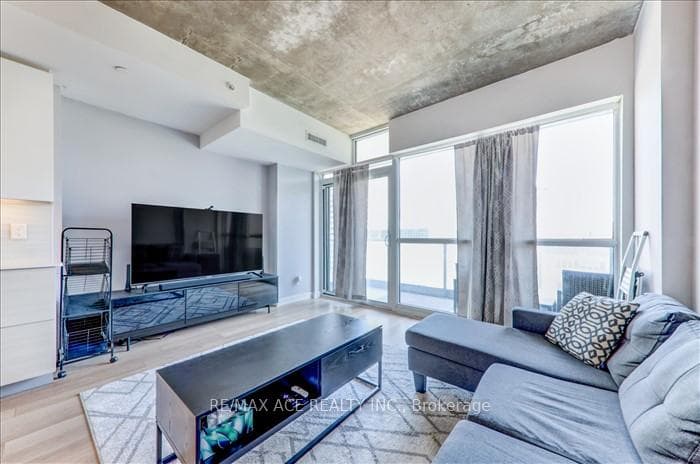 210 Simcoe Street Unit 1208 photo 19