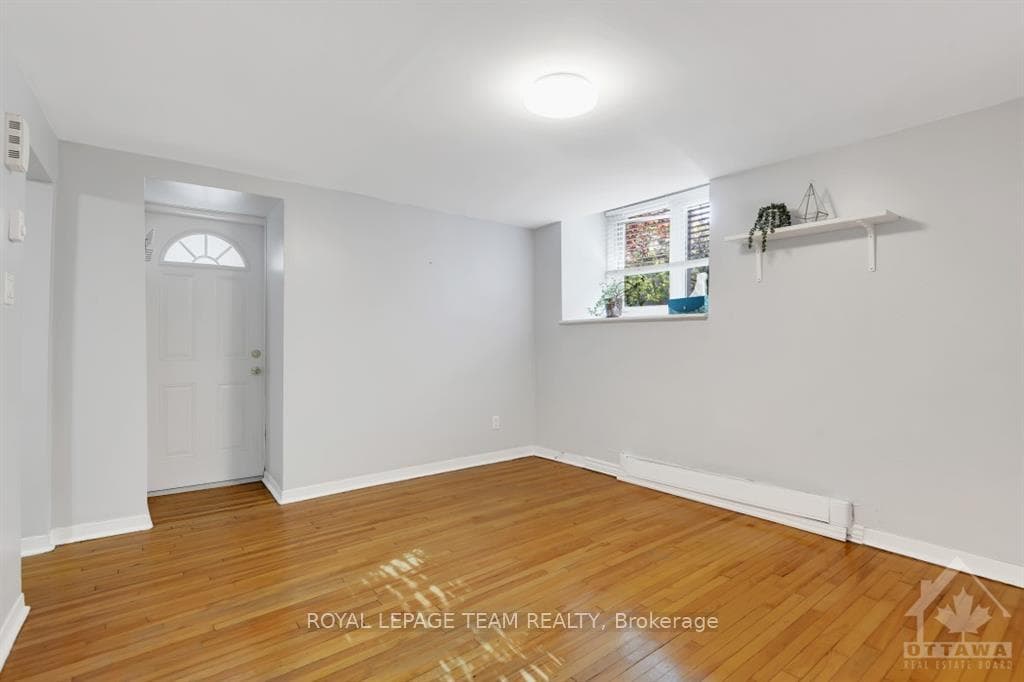 31 ADELAIDE Street photo 21