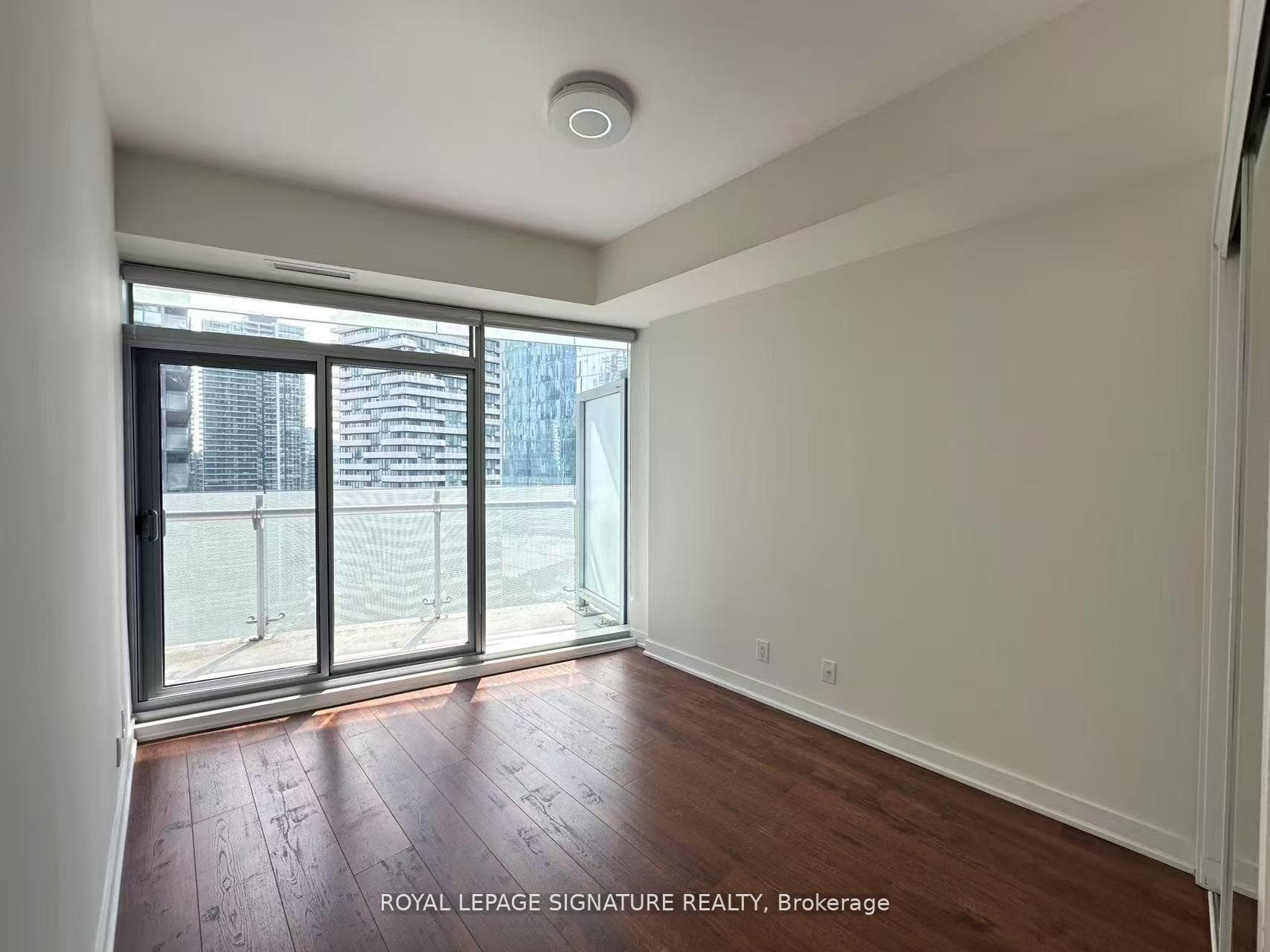 14 York Street Unit 2401 photo 4