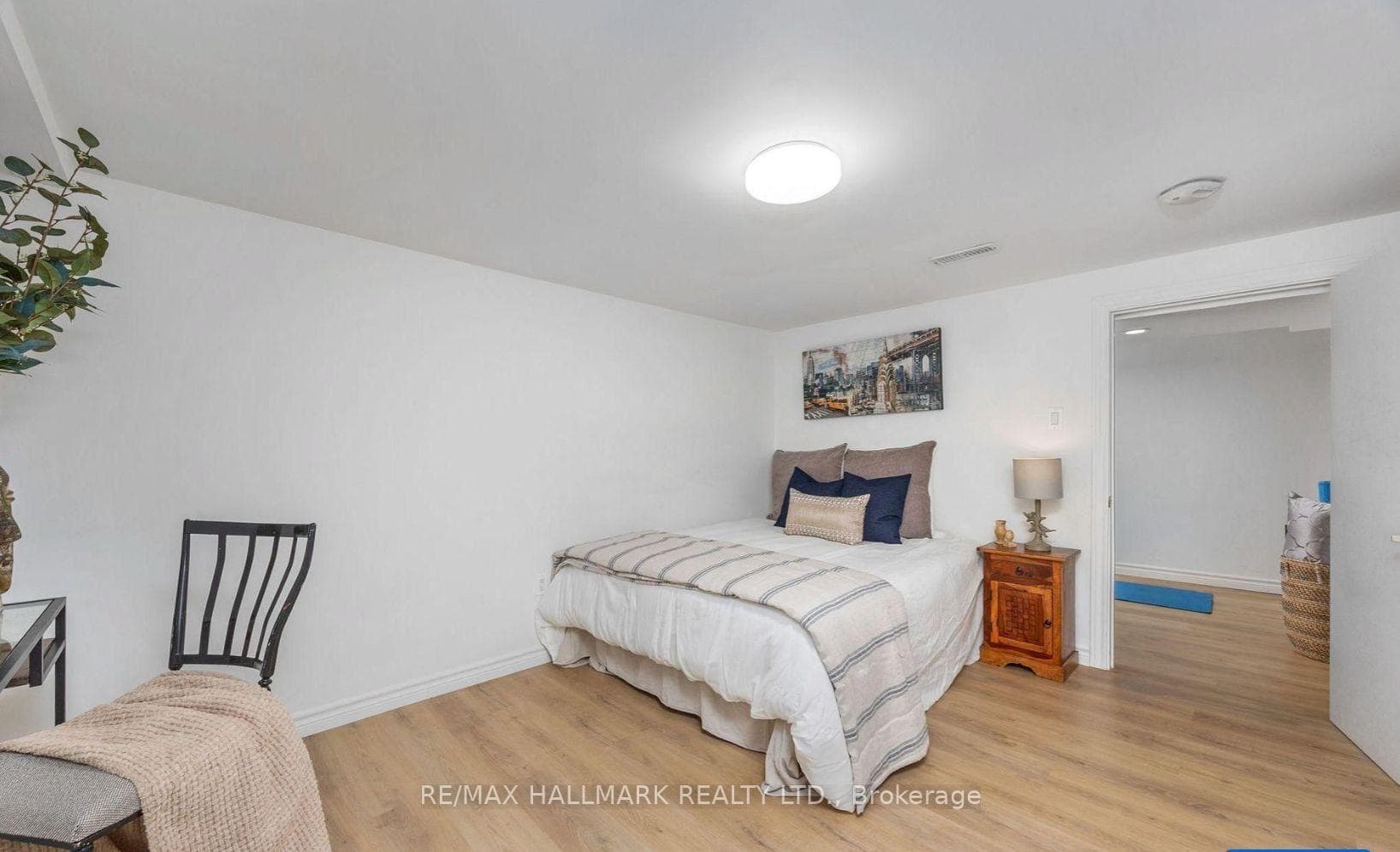 12 Wardencourt Drive Unit Lower photo 7