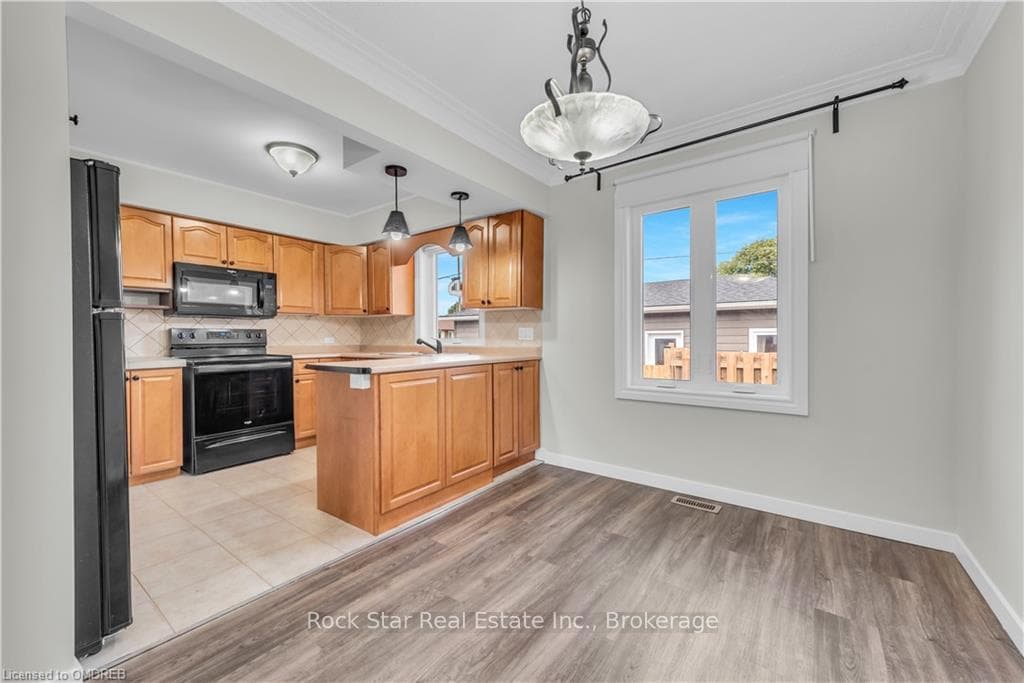 36 FERRARA Street Unit A photo 10