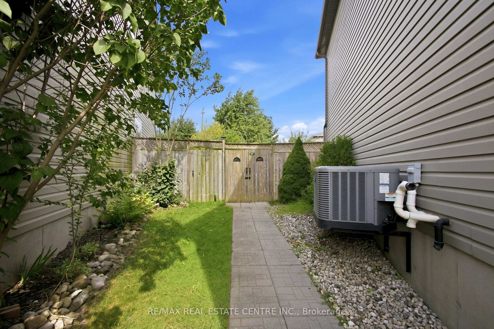 801 Hunters Gate Crescent photo 27