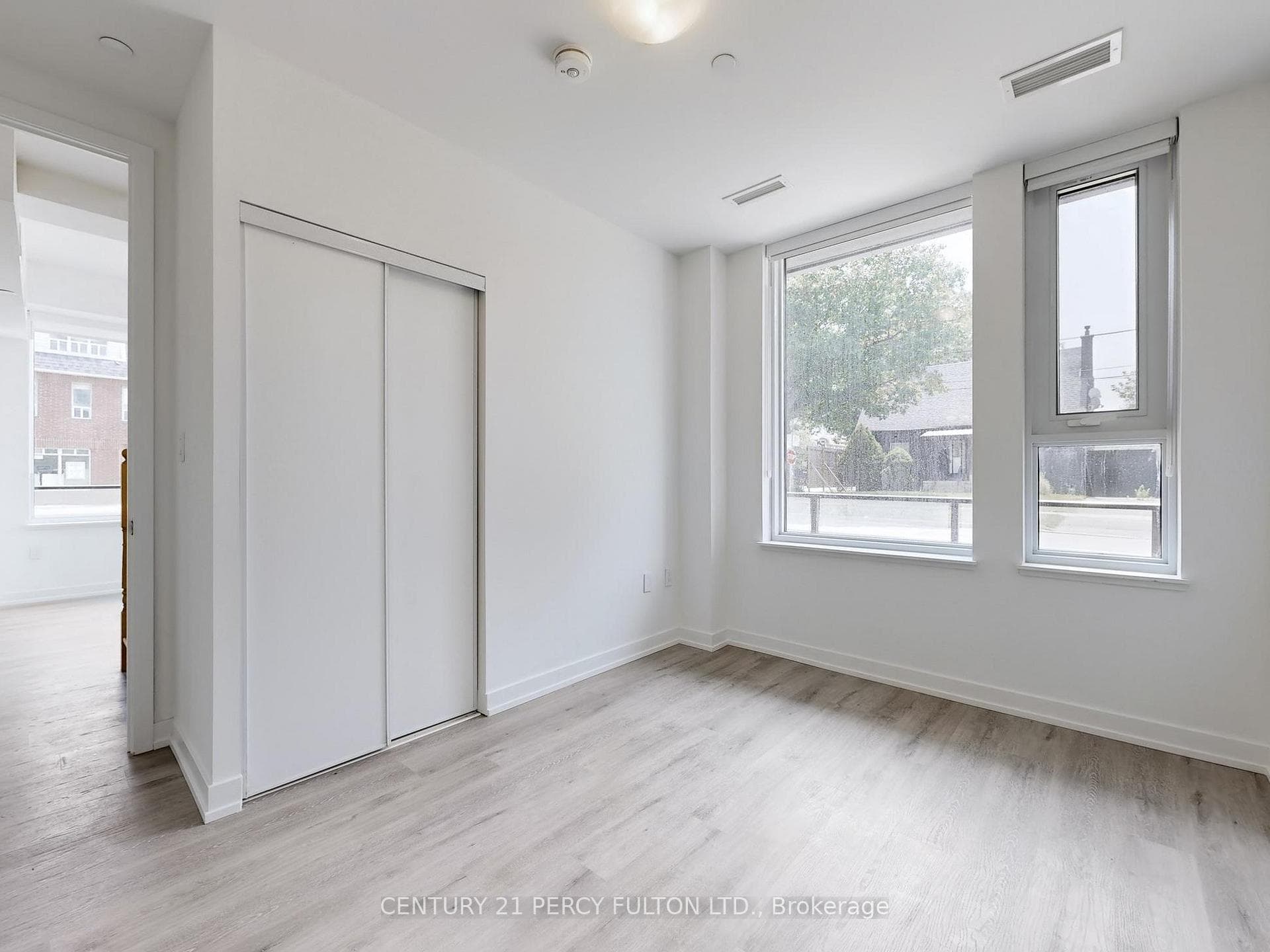 556 Marlee Avenue Unit 105 photo 21
