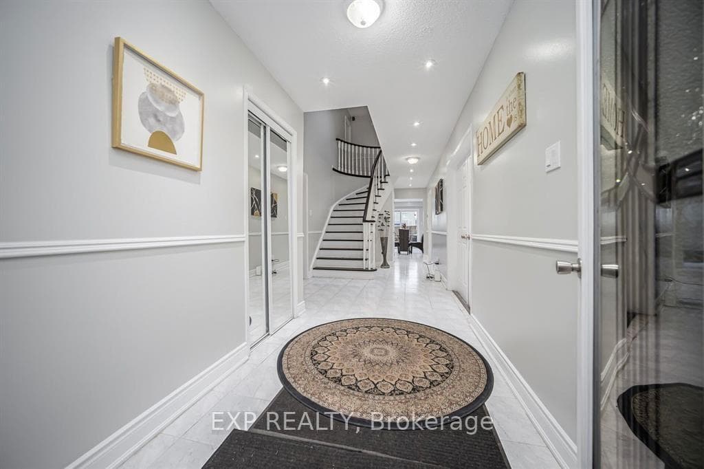 692 Huntington Ridge Drive photo 7