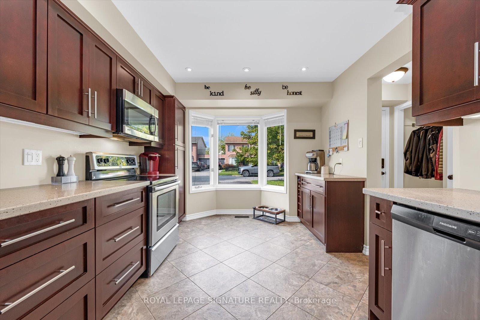 4381 Henry Avenue photo 9