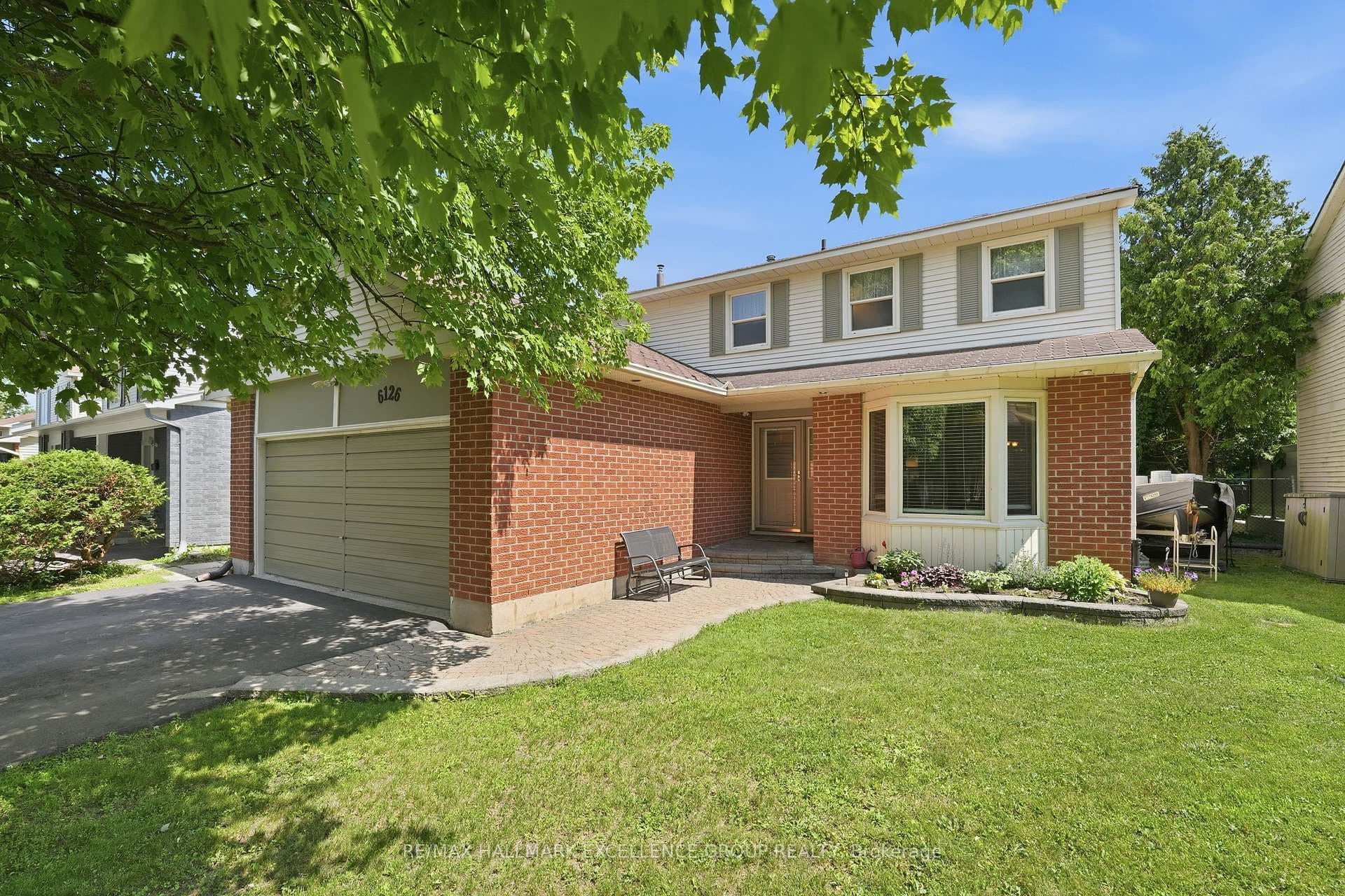 6126 Vineyard Drive photo 2