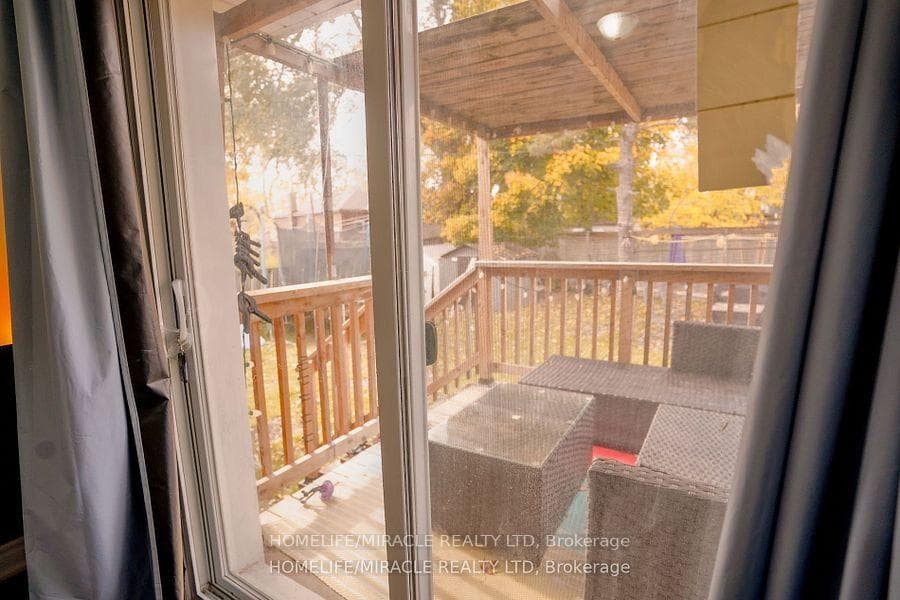 82 Sedgemount Drive photo 17