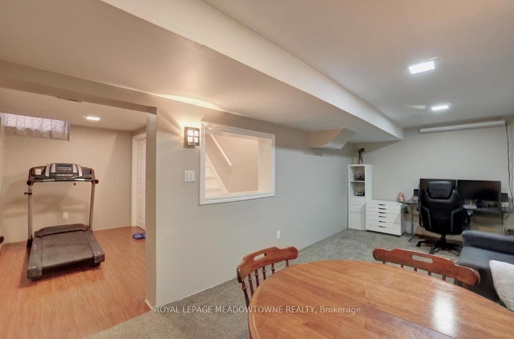 3133 Cantelon Crescent photo 28