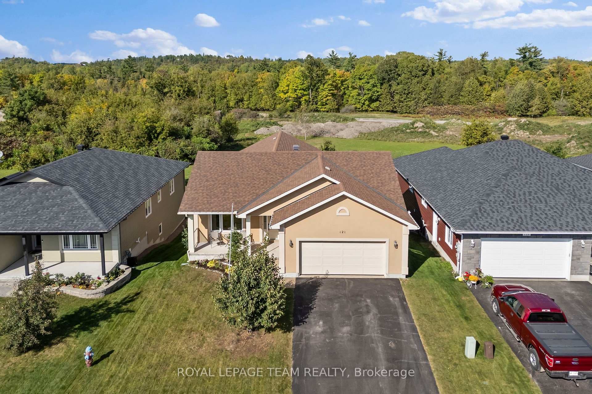 121 Otteridge Drive photo 2