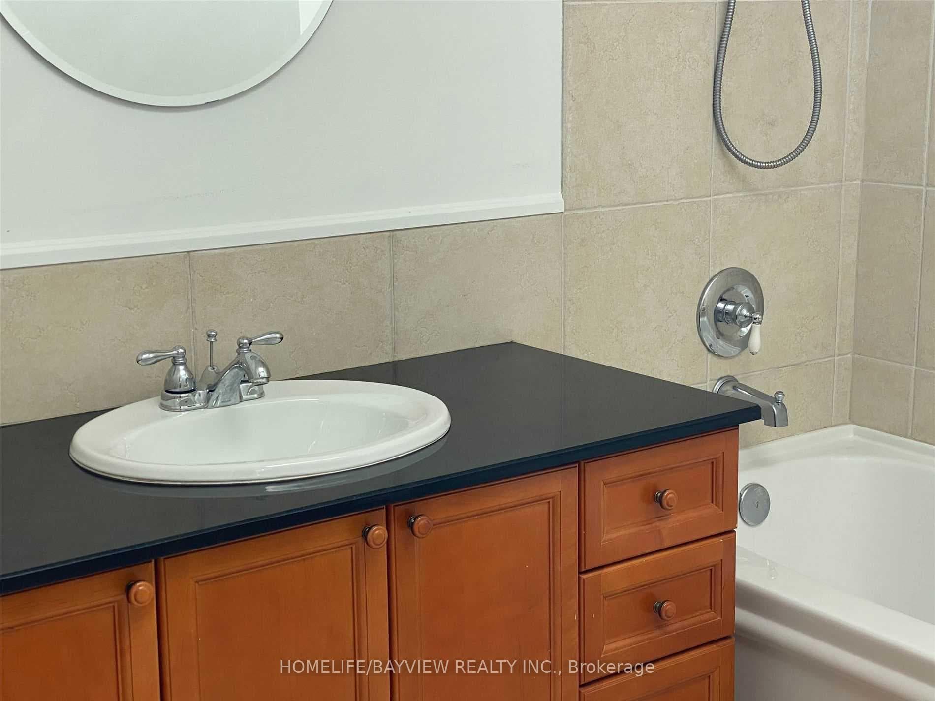 374 Glengarry Avenue photo 22
