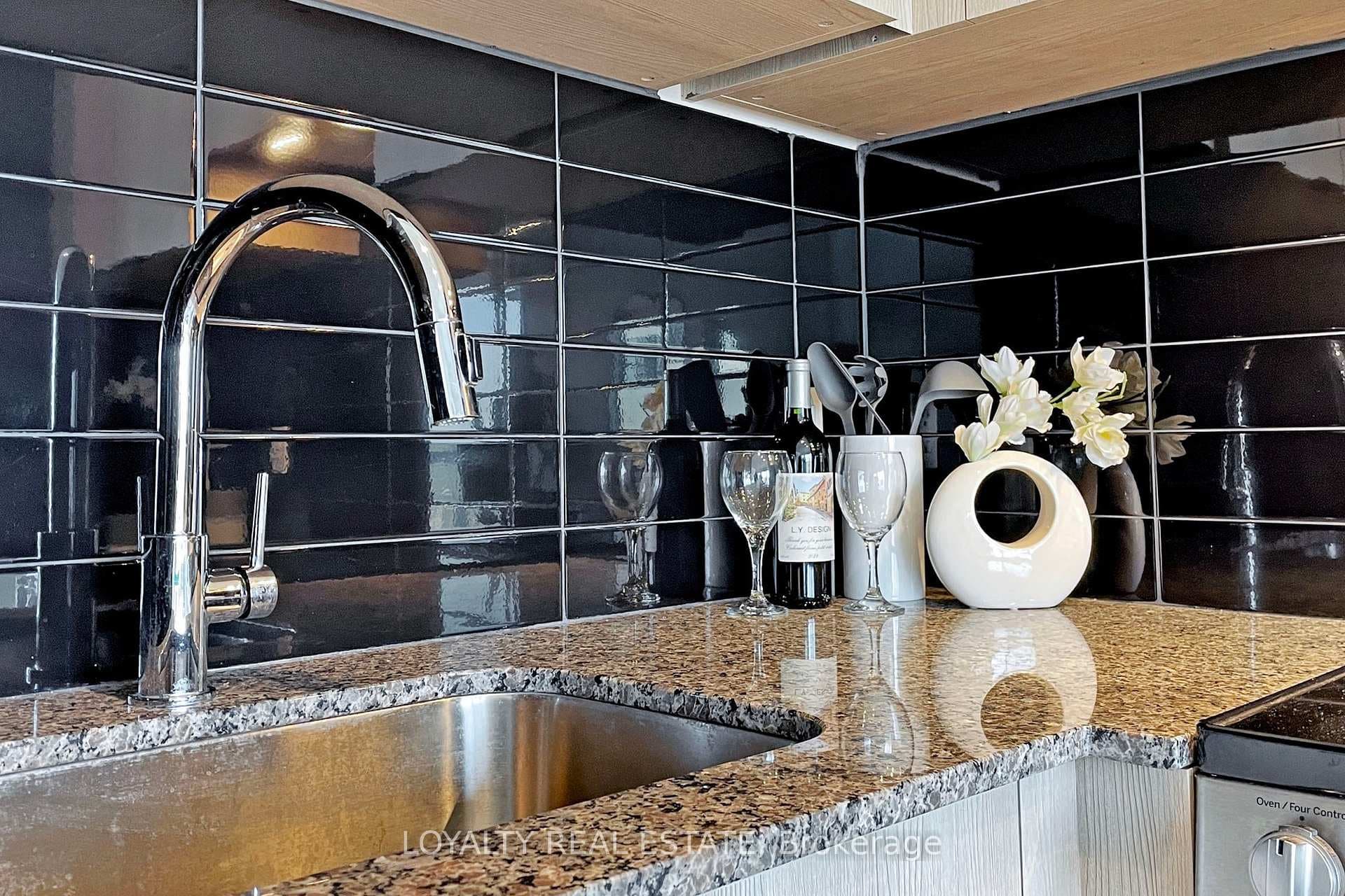 501 Yonge Street Unit 3101 photo 14