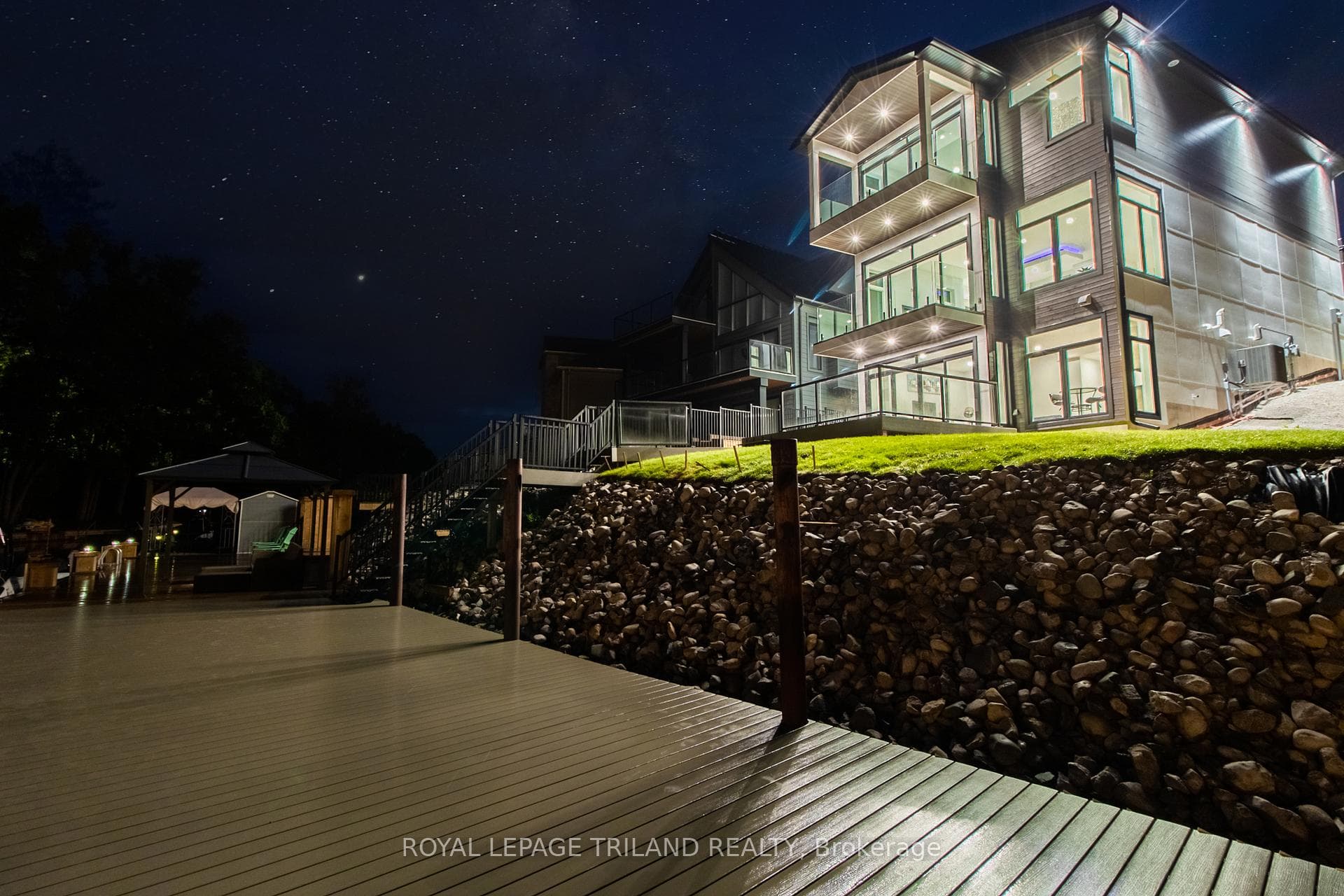 2784 Square Feet of Premium Top-End Living Space!