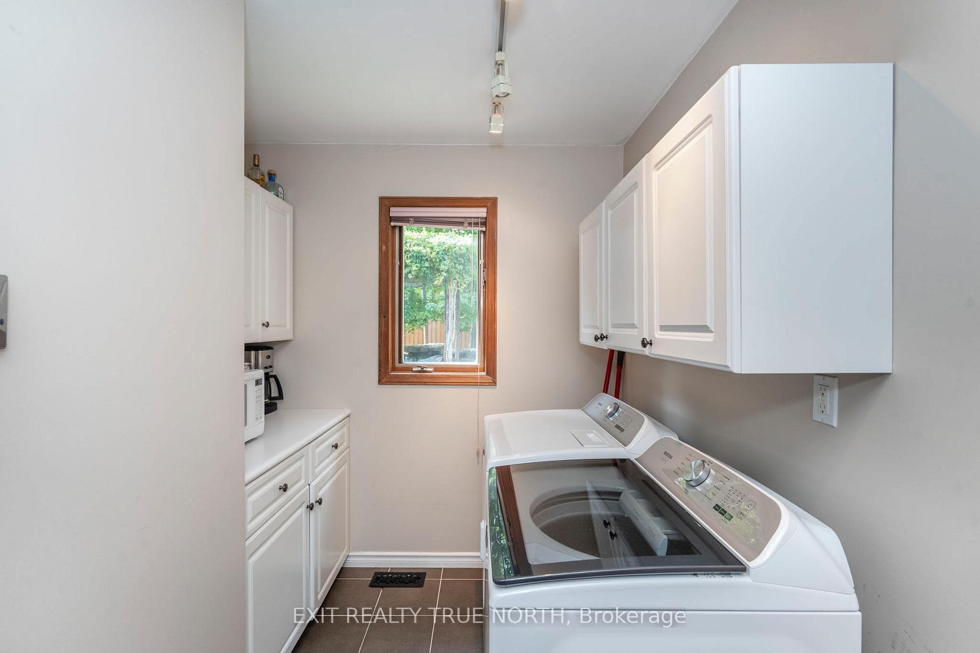 14 Rosewood Avenue photo 12