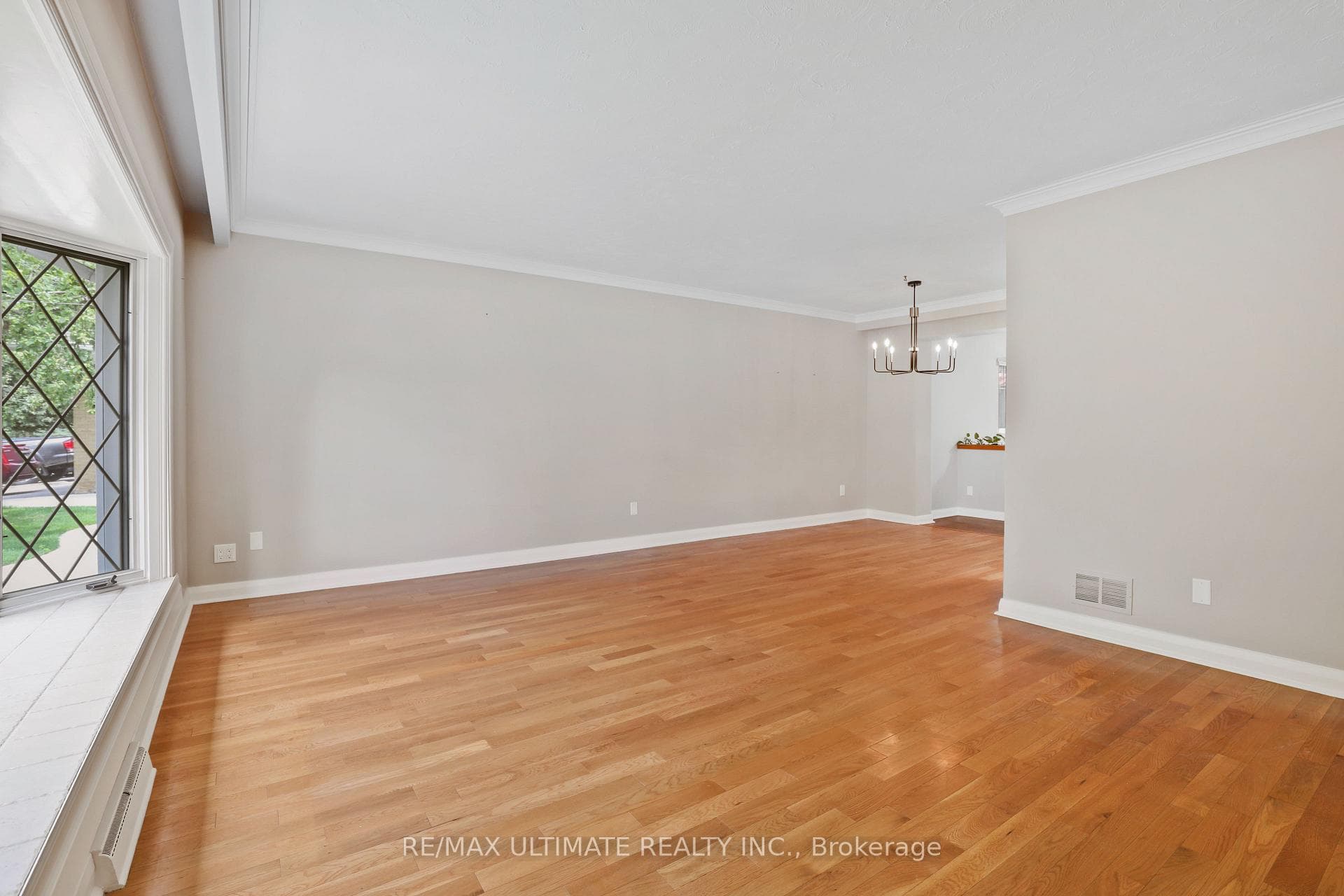 121 Elvaston Drive photo 5