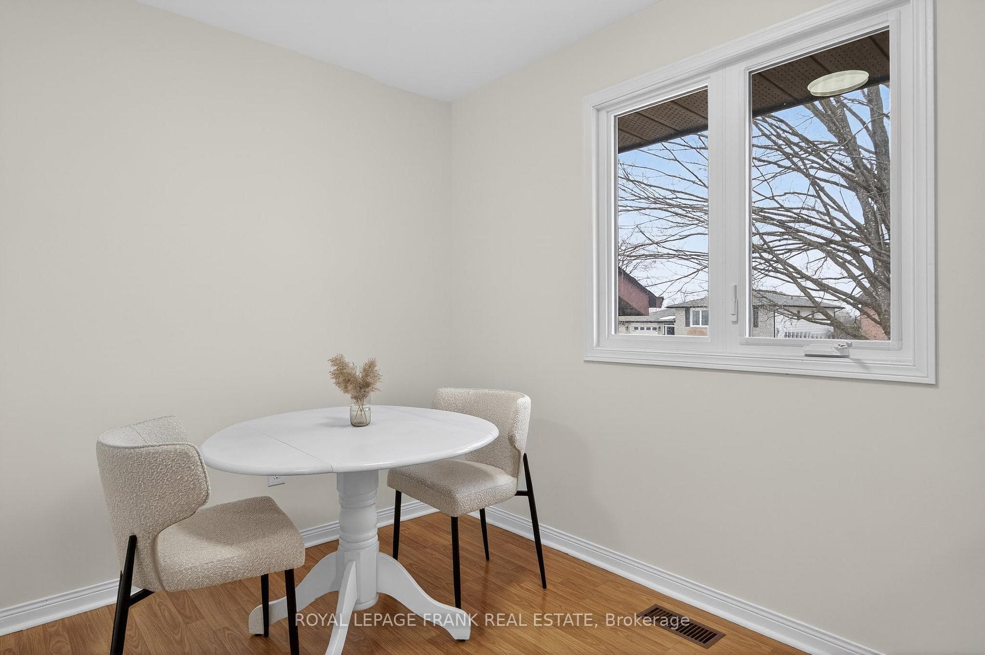 2260 Kawartha Hts Boulevard photo 16