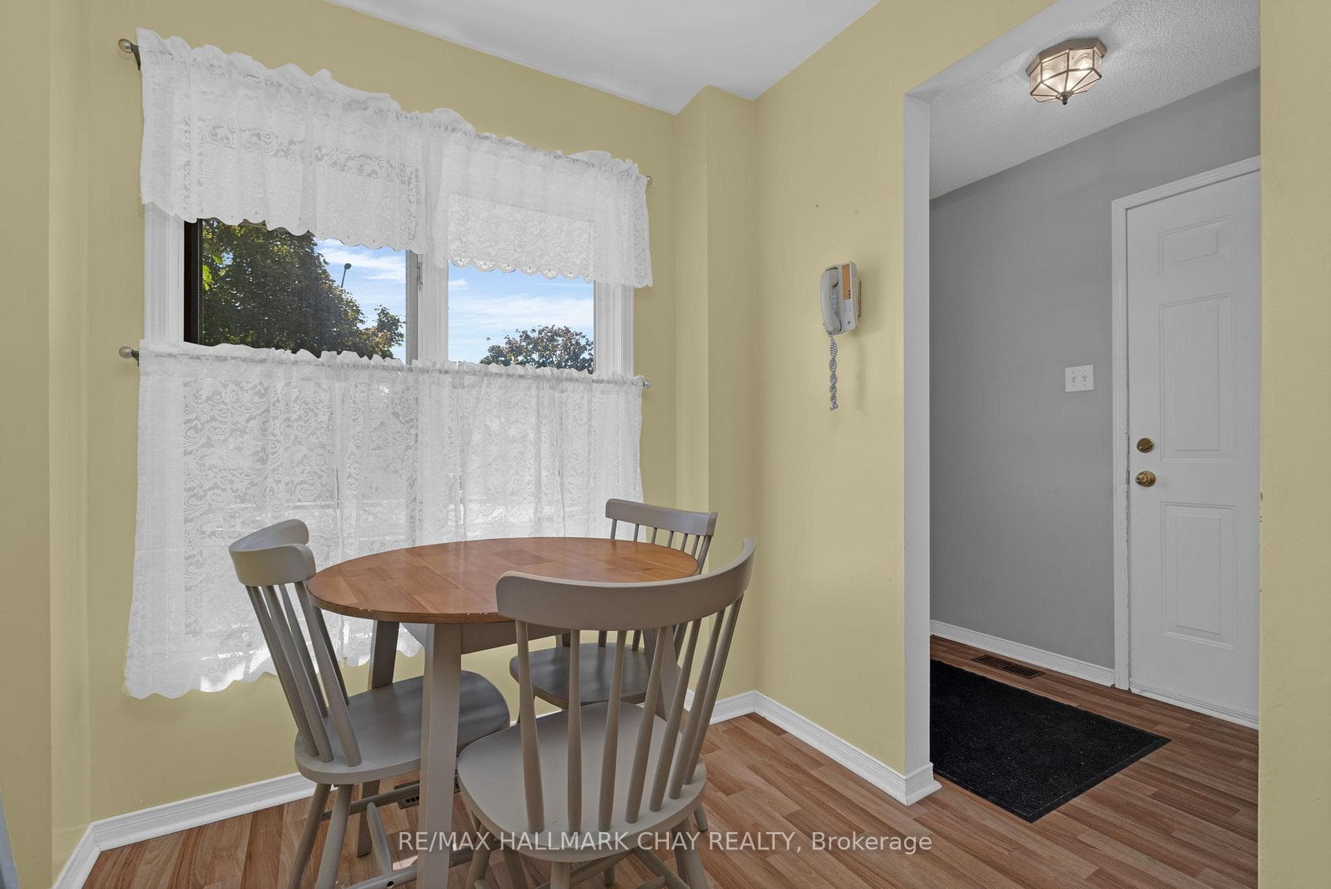 77 Lyfytt Crescent photo 7