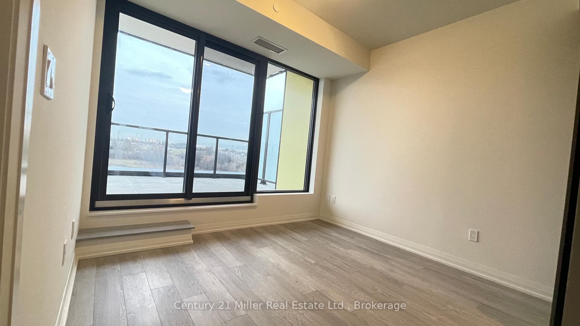 1415 Dundas Street Unit 206 photo 26