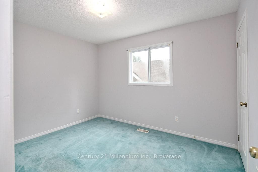 46 Royal Beech Drive photo 23