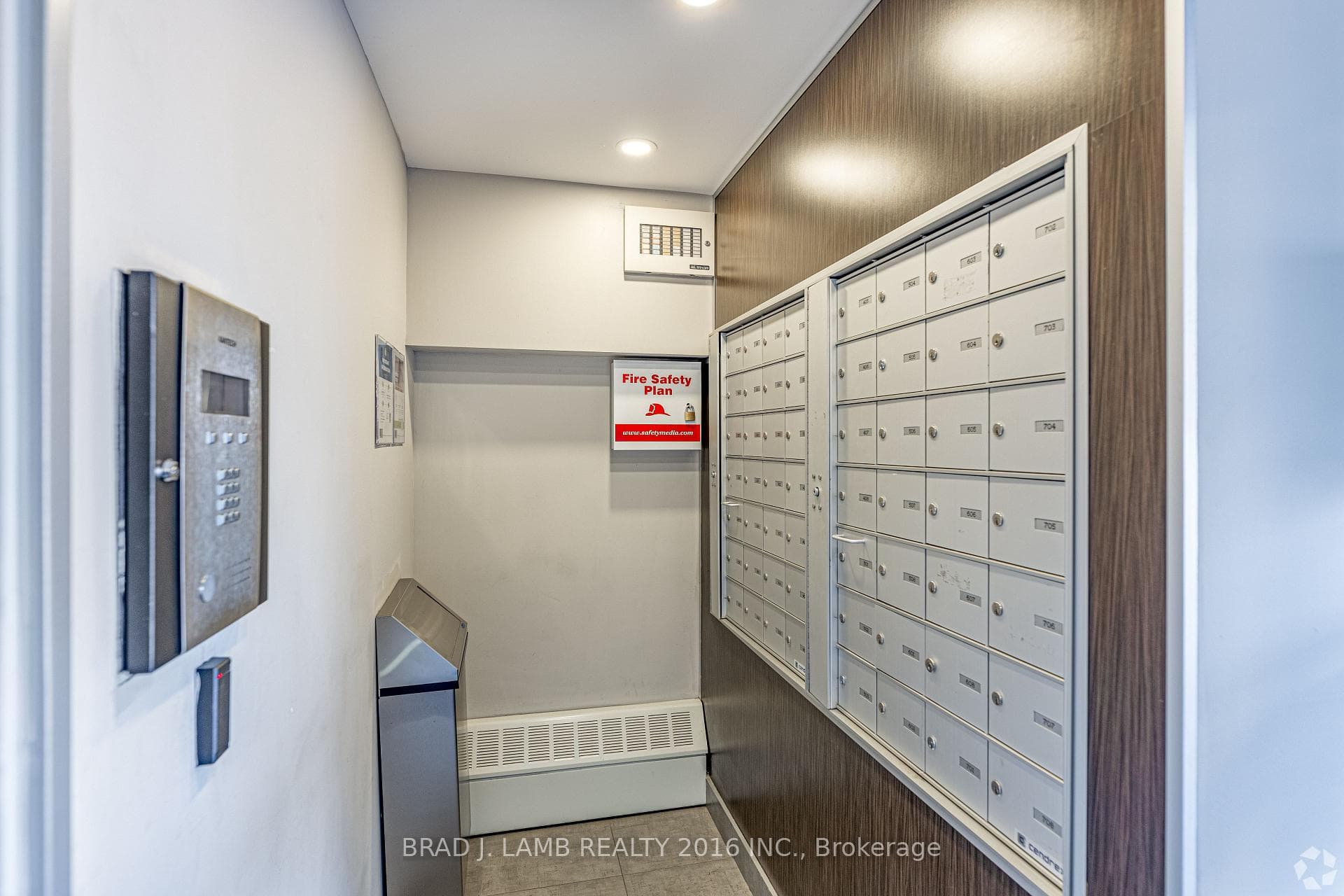 718 LAWRENCE Road Unit 308 photo 8