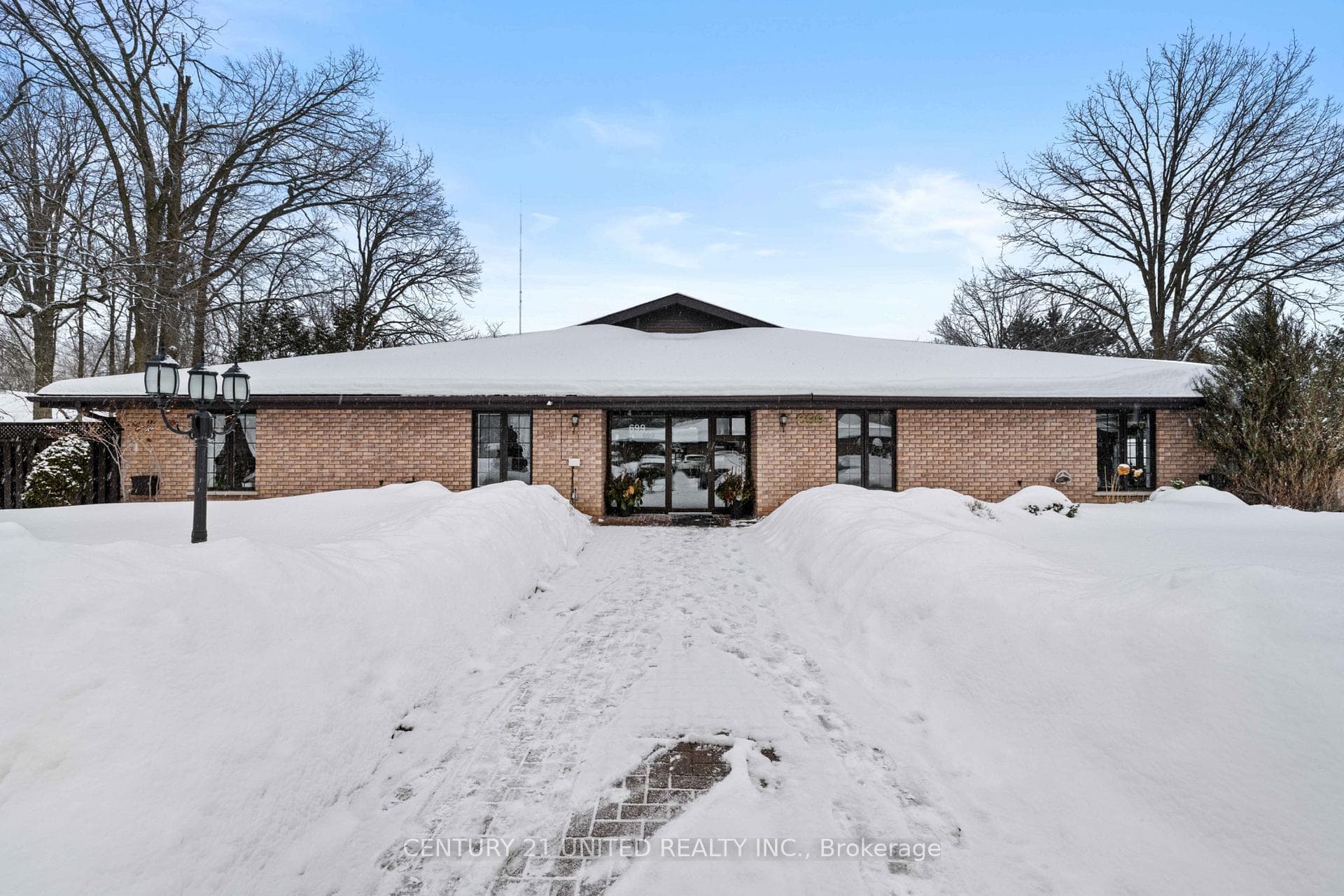 699 Whitaker Street Unit 1 photo 1