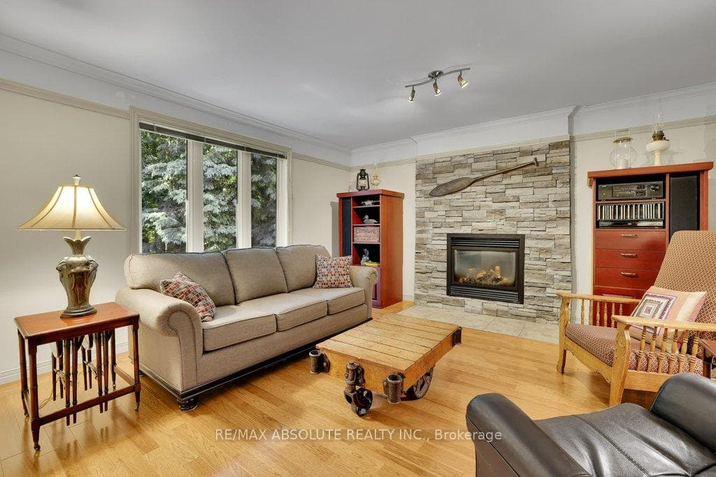 156 Tweed Crescent photo 17