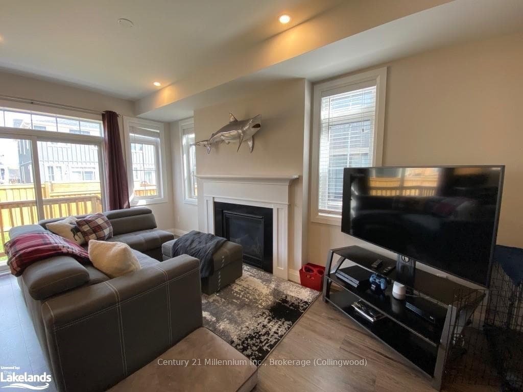167 YELLOW BIRCH Crescent photo 8