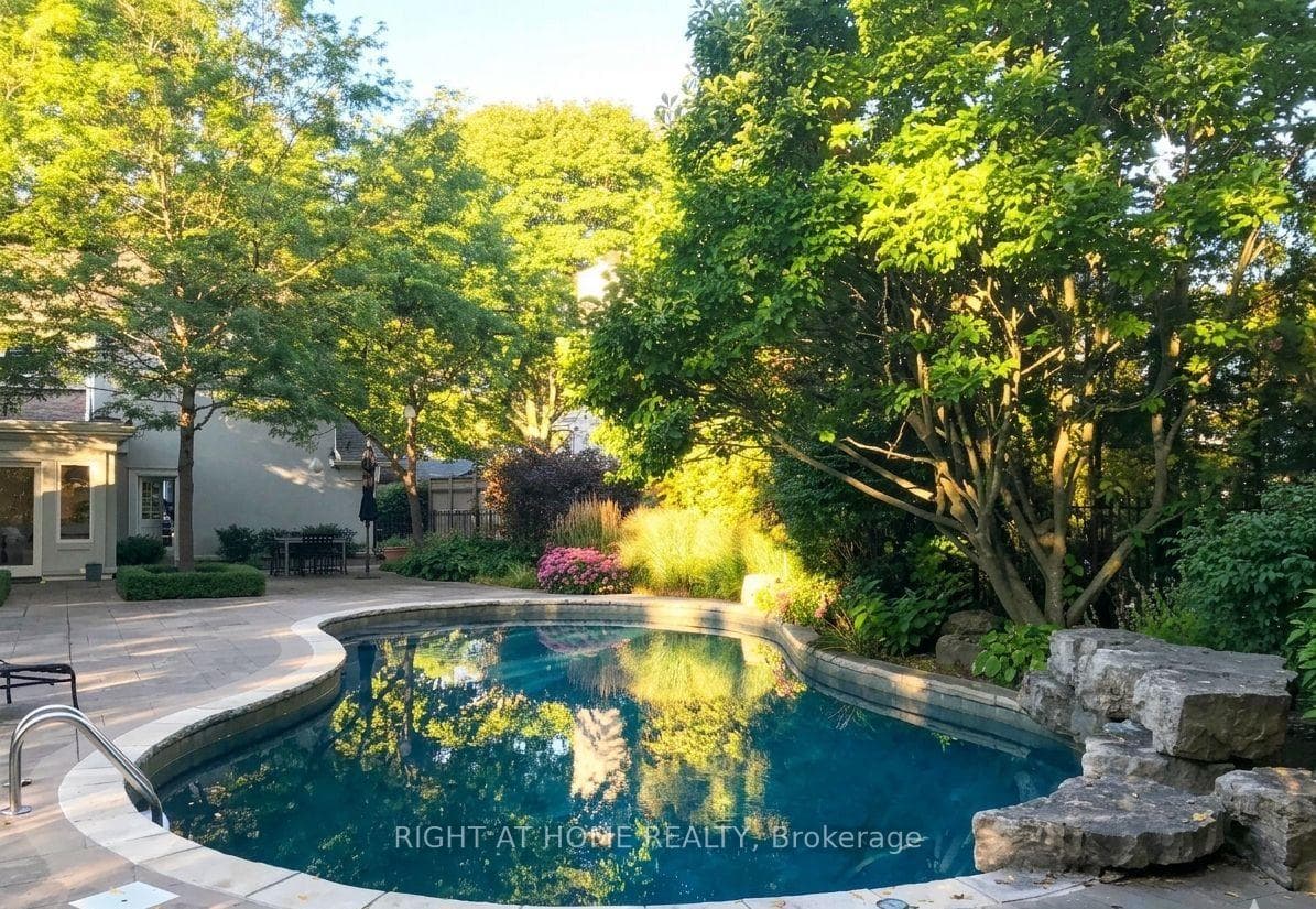 63 Ennisclare Drive photo 36
