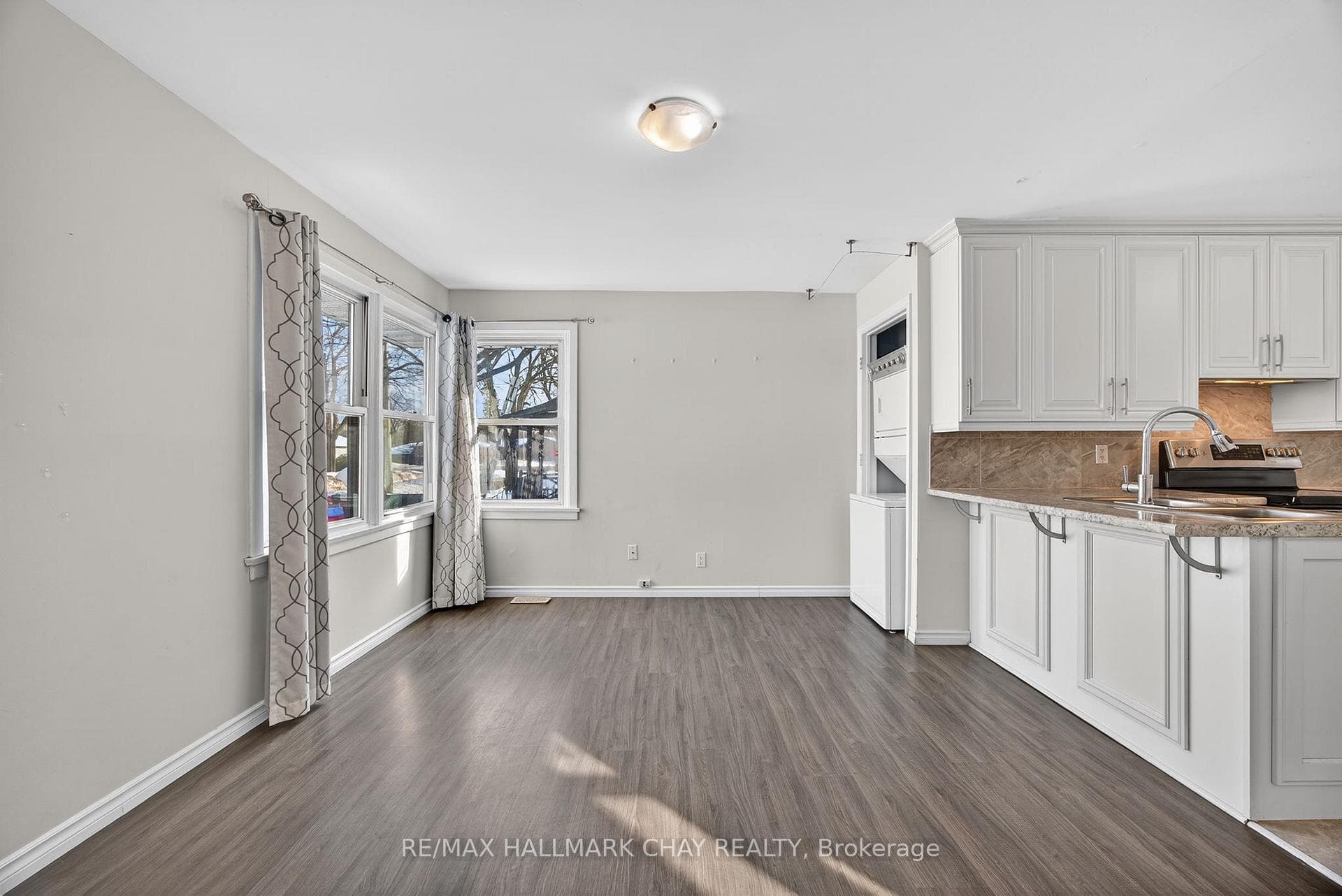 8 Newton Street photo 3