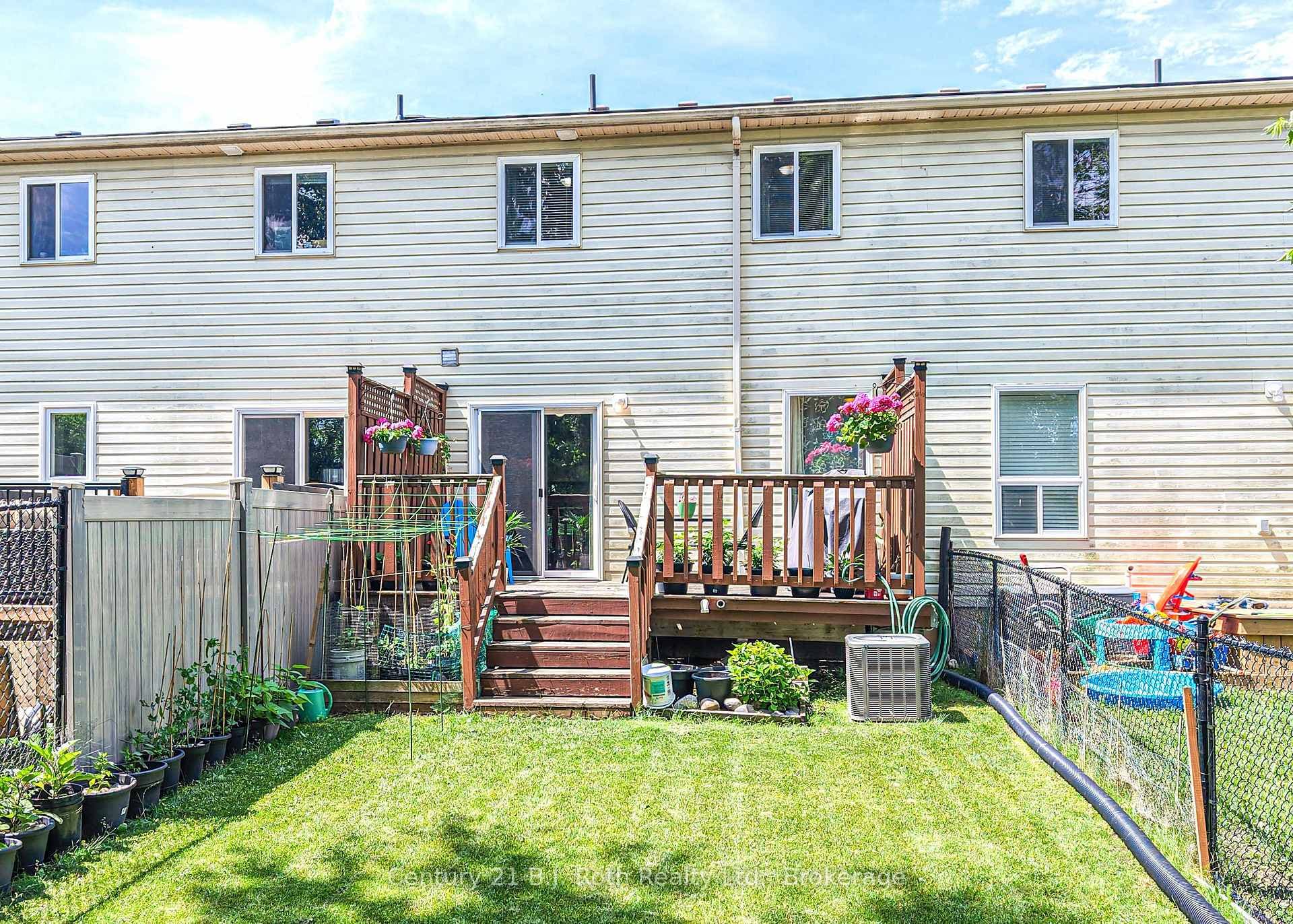 36 Michelle Drive photo 4