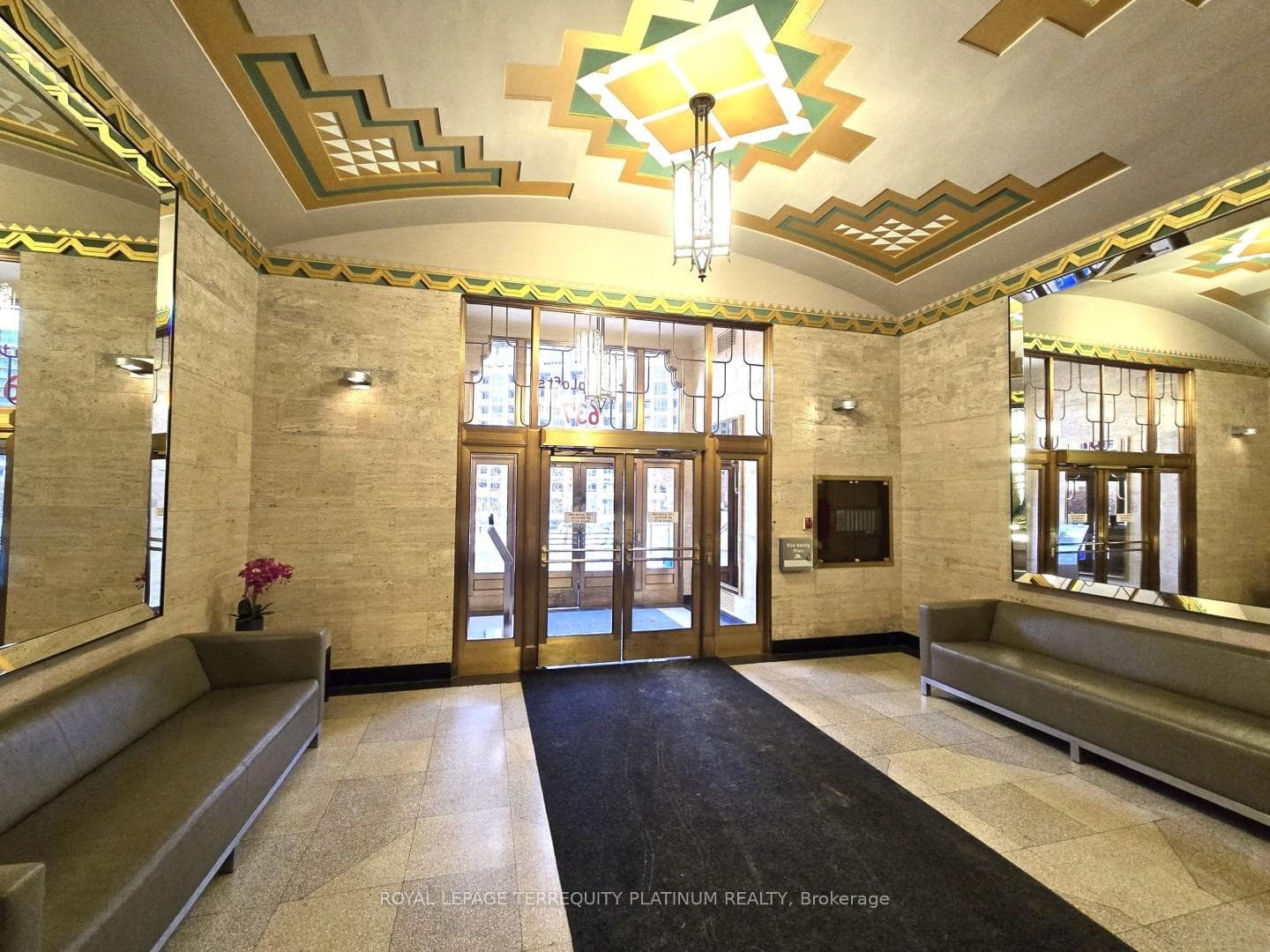 637 Lake Shore Boulevard Unit 221 photo 4
