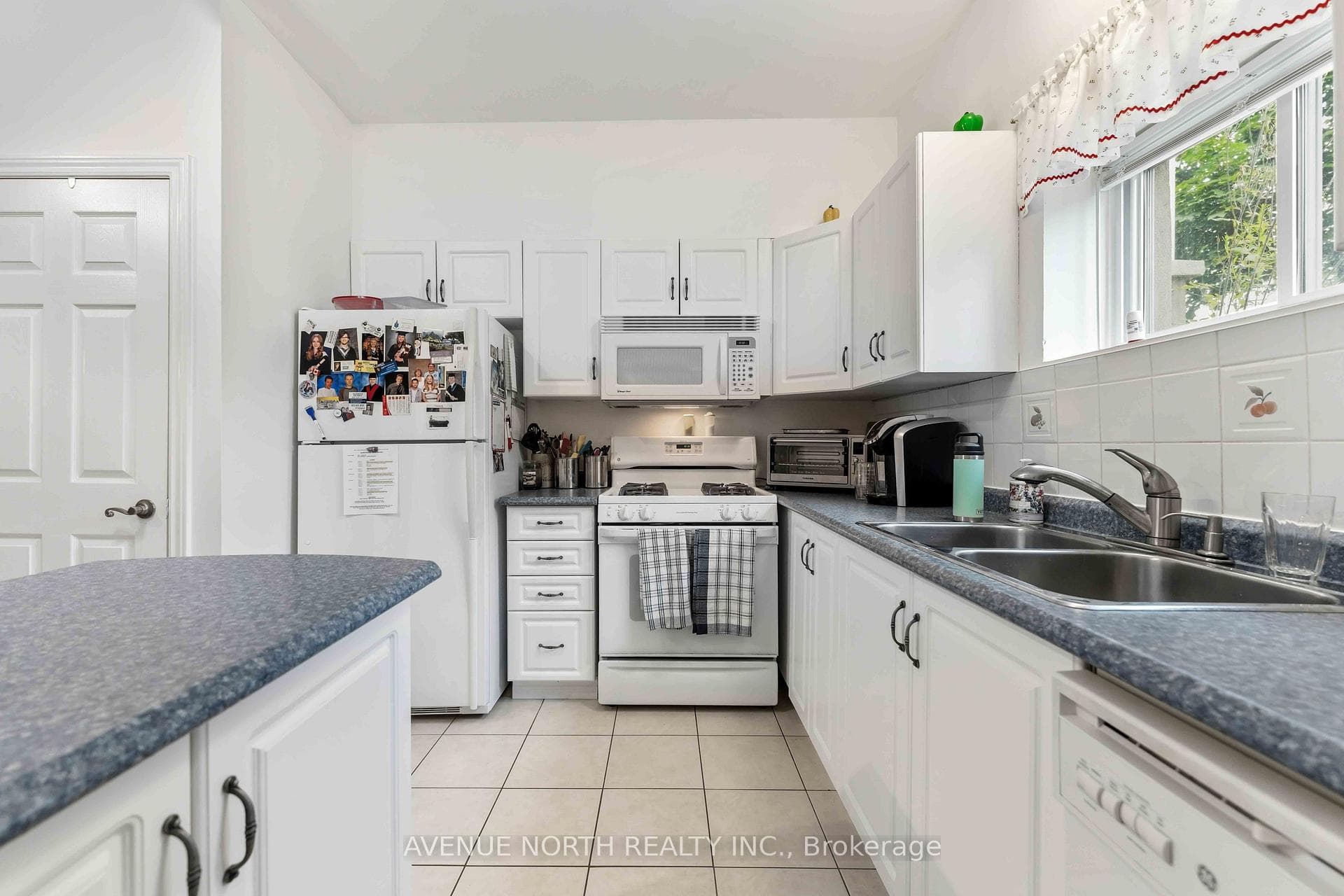 6803 Barsona Place photo 29