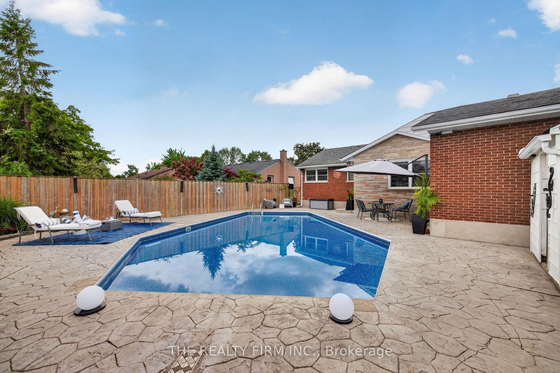 226 Rainbow Avenue photo 35