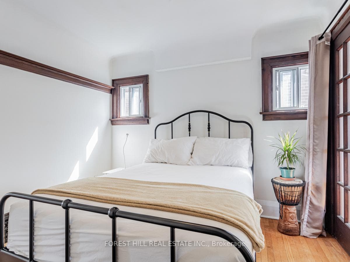 186 Westmount Avenue photo 22